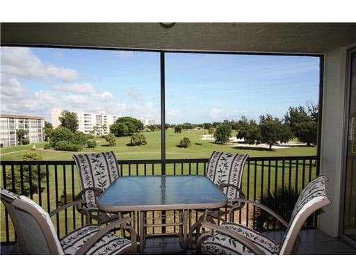 5280 NW 2nd Avenue 413, Boca Raton, FL 33487 — photo 1 of 17