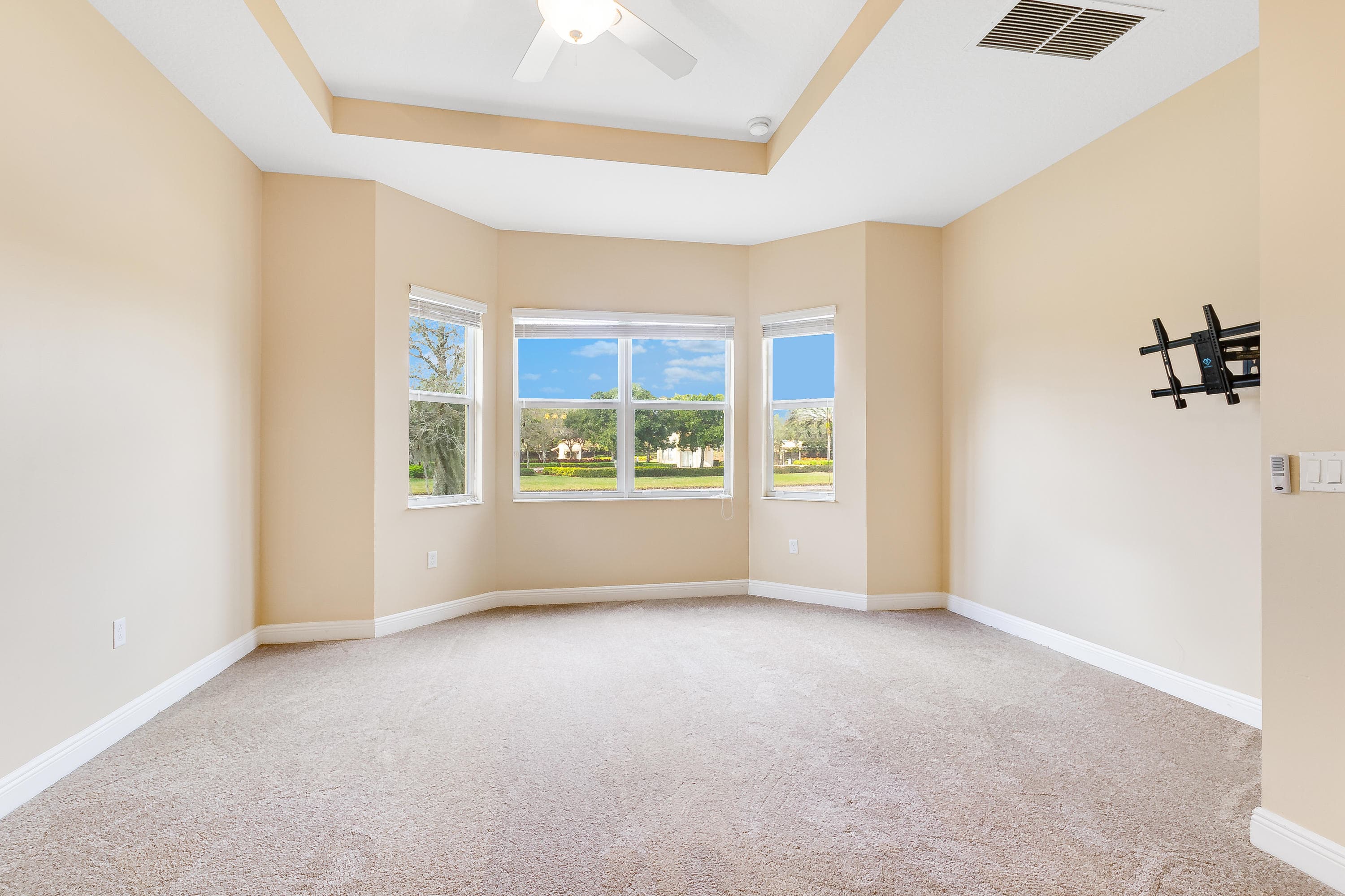 Single Family Residence in Royal Palm Beach — photo 9 of 21
