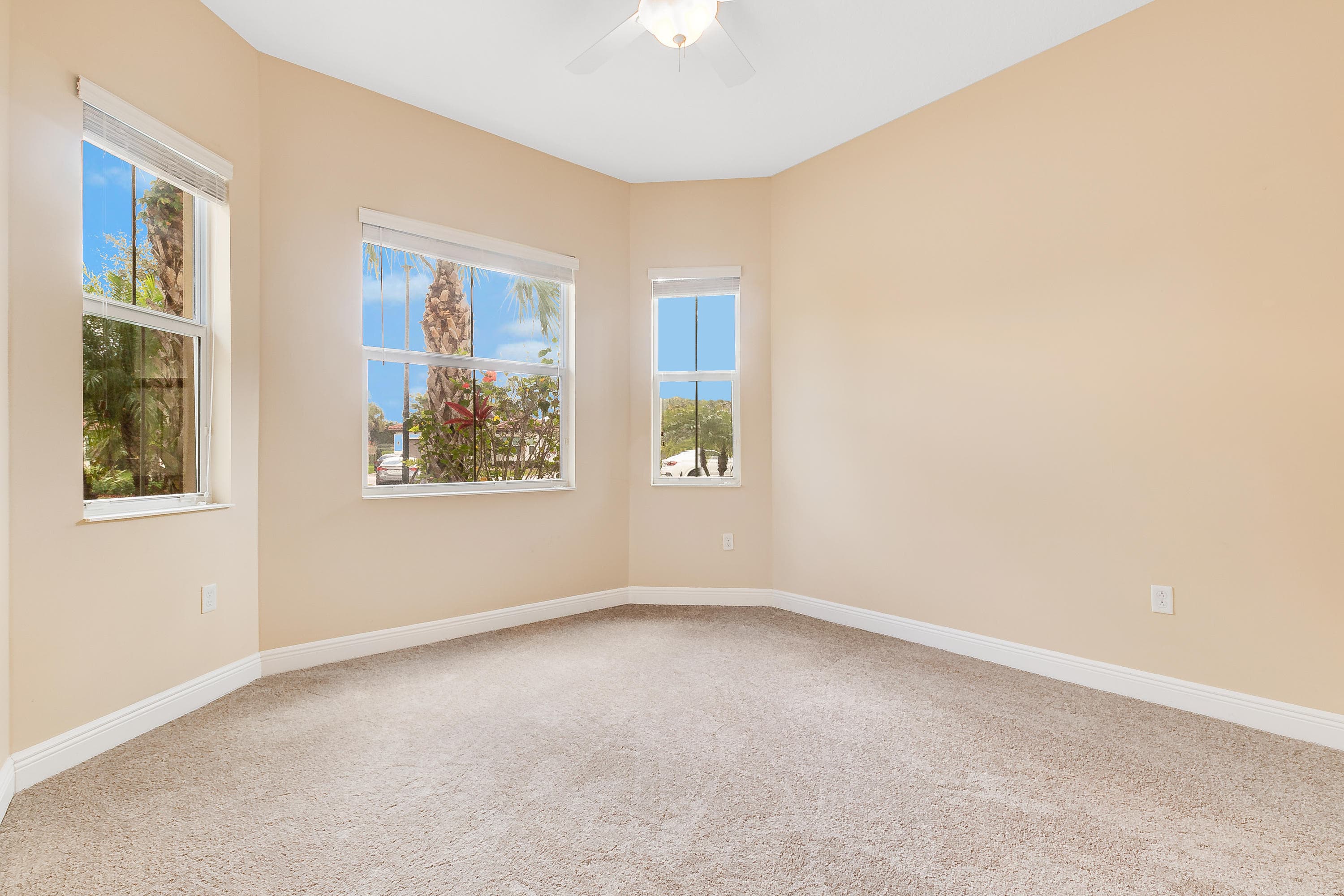 Single Family Residence in Royal Palm Beach — photo 14 of 21