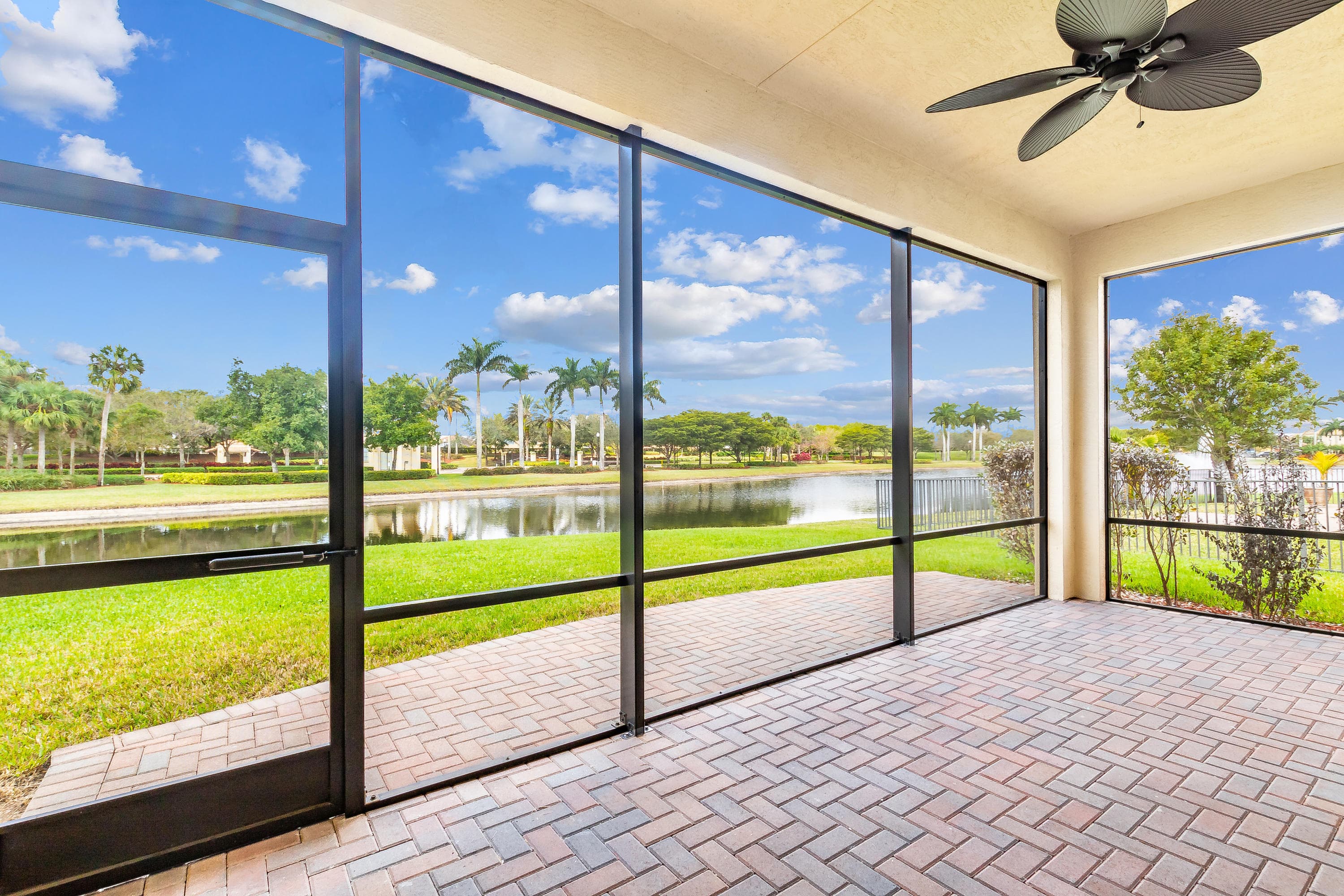 Single Family Residence in Royal Palm Beach — photo 18 of 21