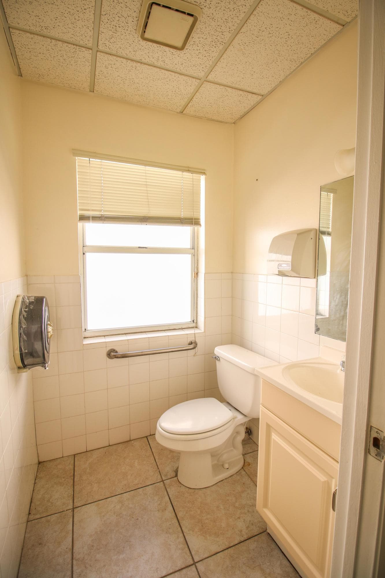 411 SW 27th Avenue 1, Miami, FL 33135 — photo 4 of 5