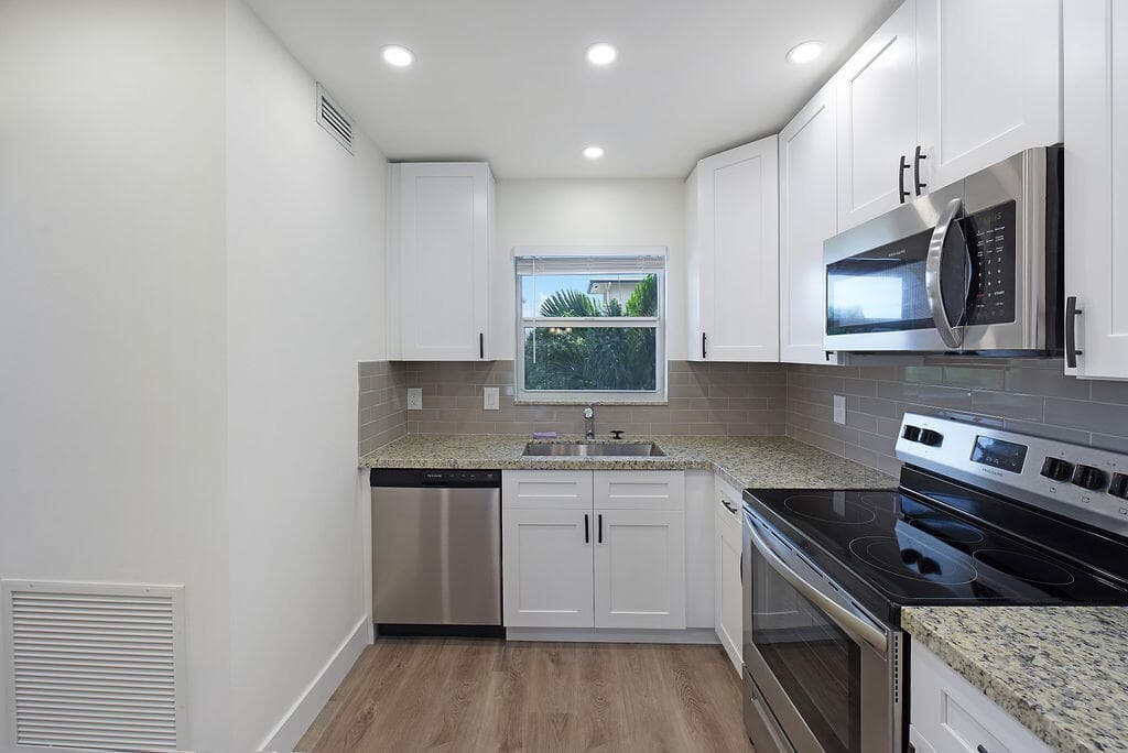 1400 NE 57th Court 205, Fort Lauderdale, FL 33334 — photo 12 of 29