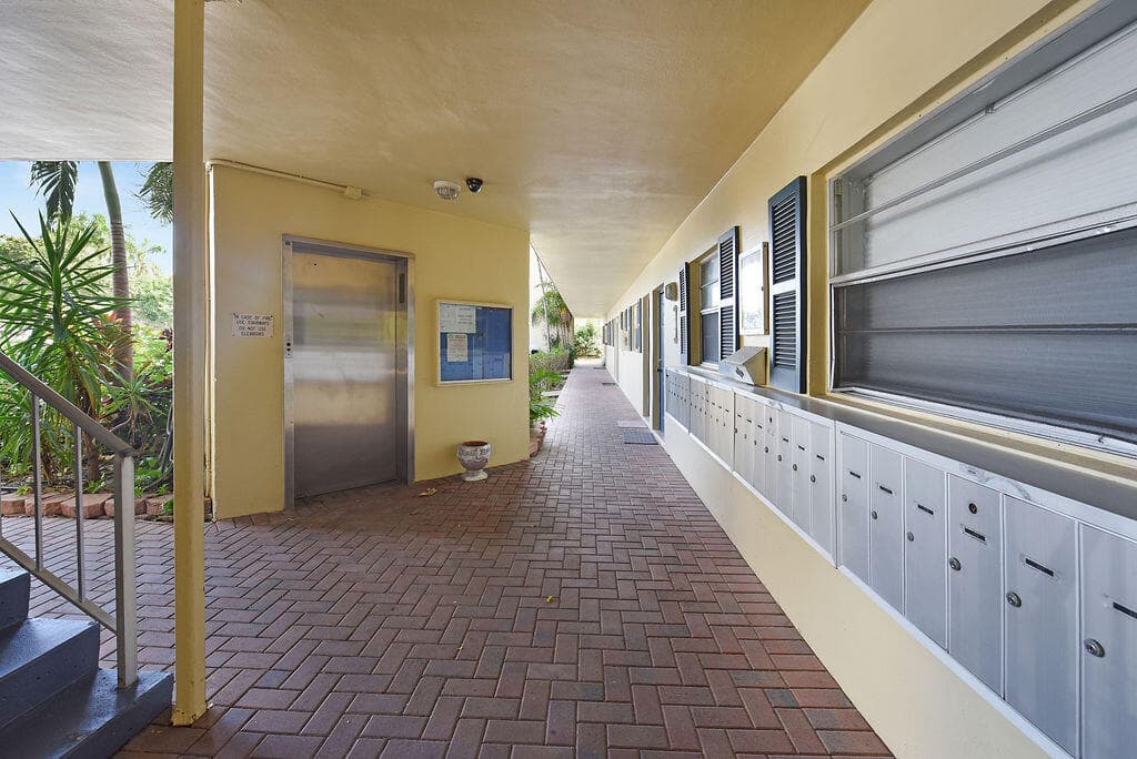 1400 NE 57th Court 205, Fort Lauderdale, FL 33334 — photo 4 of 29
