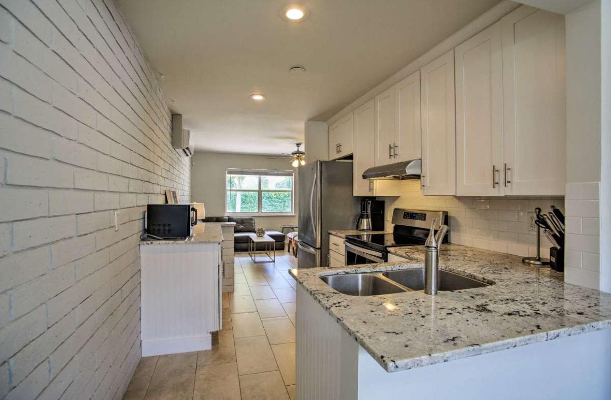 201 George Bush Boulevard S 201, Delray Beach, FL 33444 — photo 10 of 24