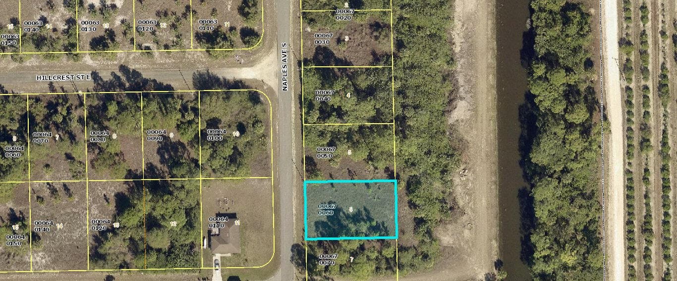 611 Naples Avenue S, Lehigh Acres, FL 33974 — photo 2 of 3