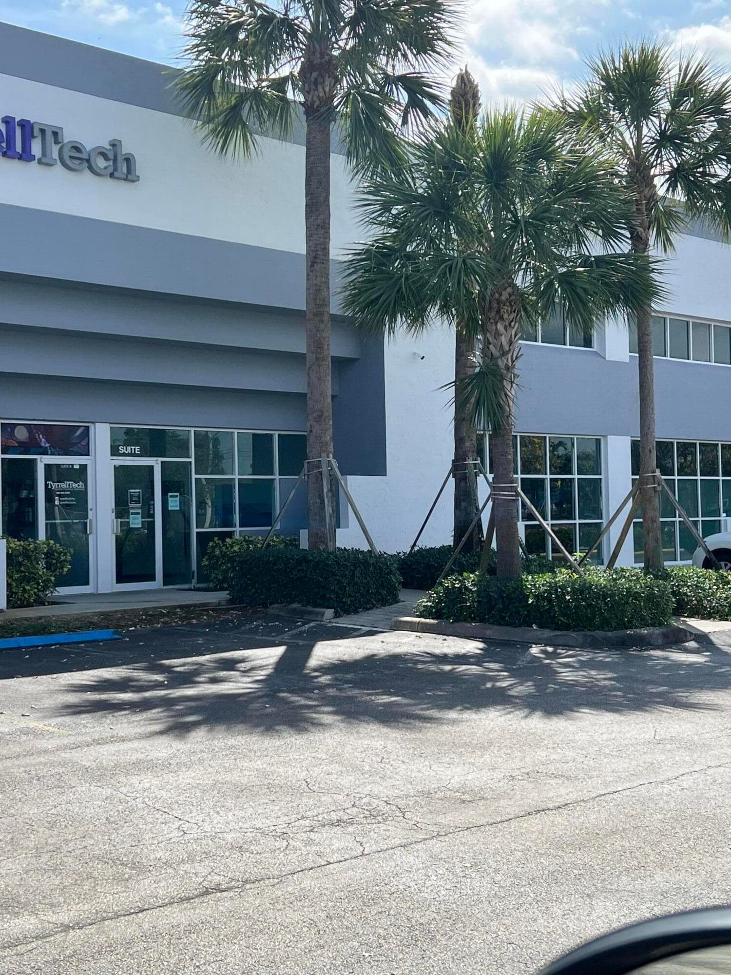 2400 W Copans Road 9, Pompano Beach, FL 33069 — photo 1 of 11