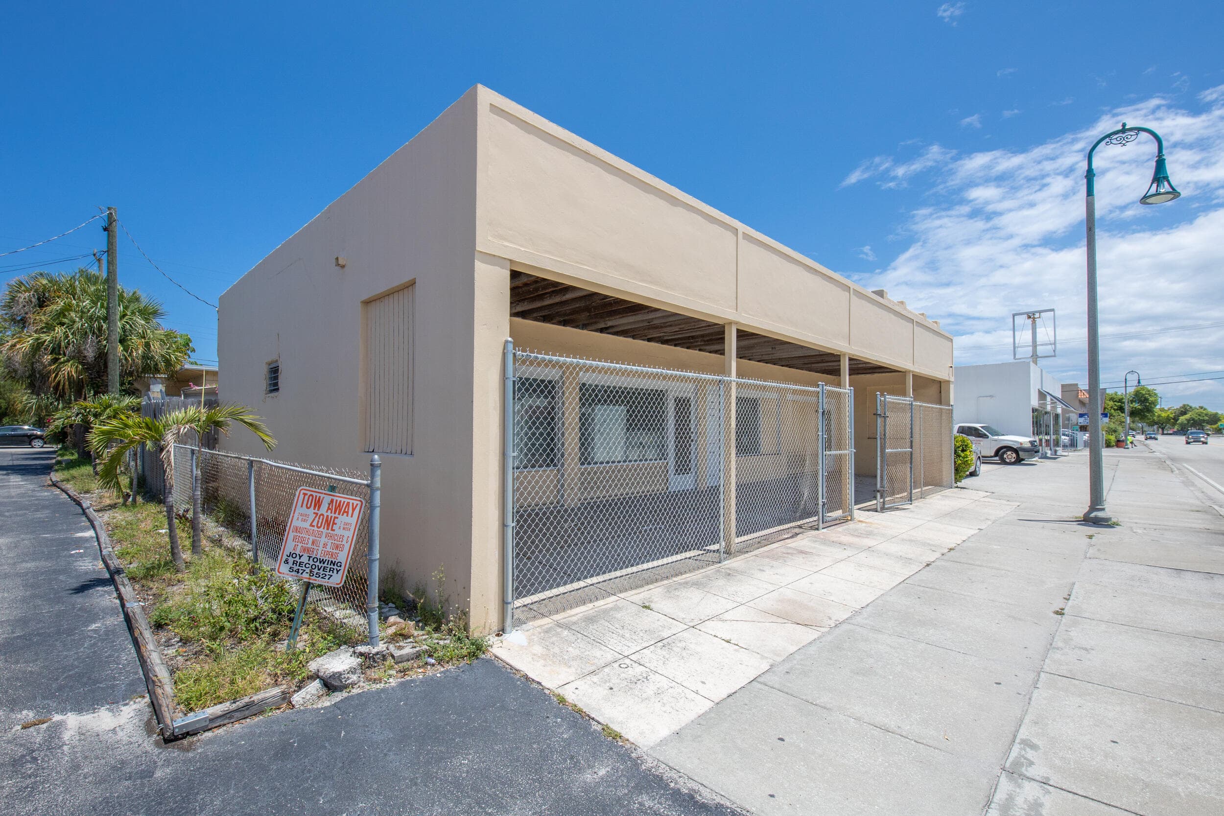 922 S Dixie Highway, Lake Worth Beach, FL 33460 — photo 2 of 19