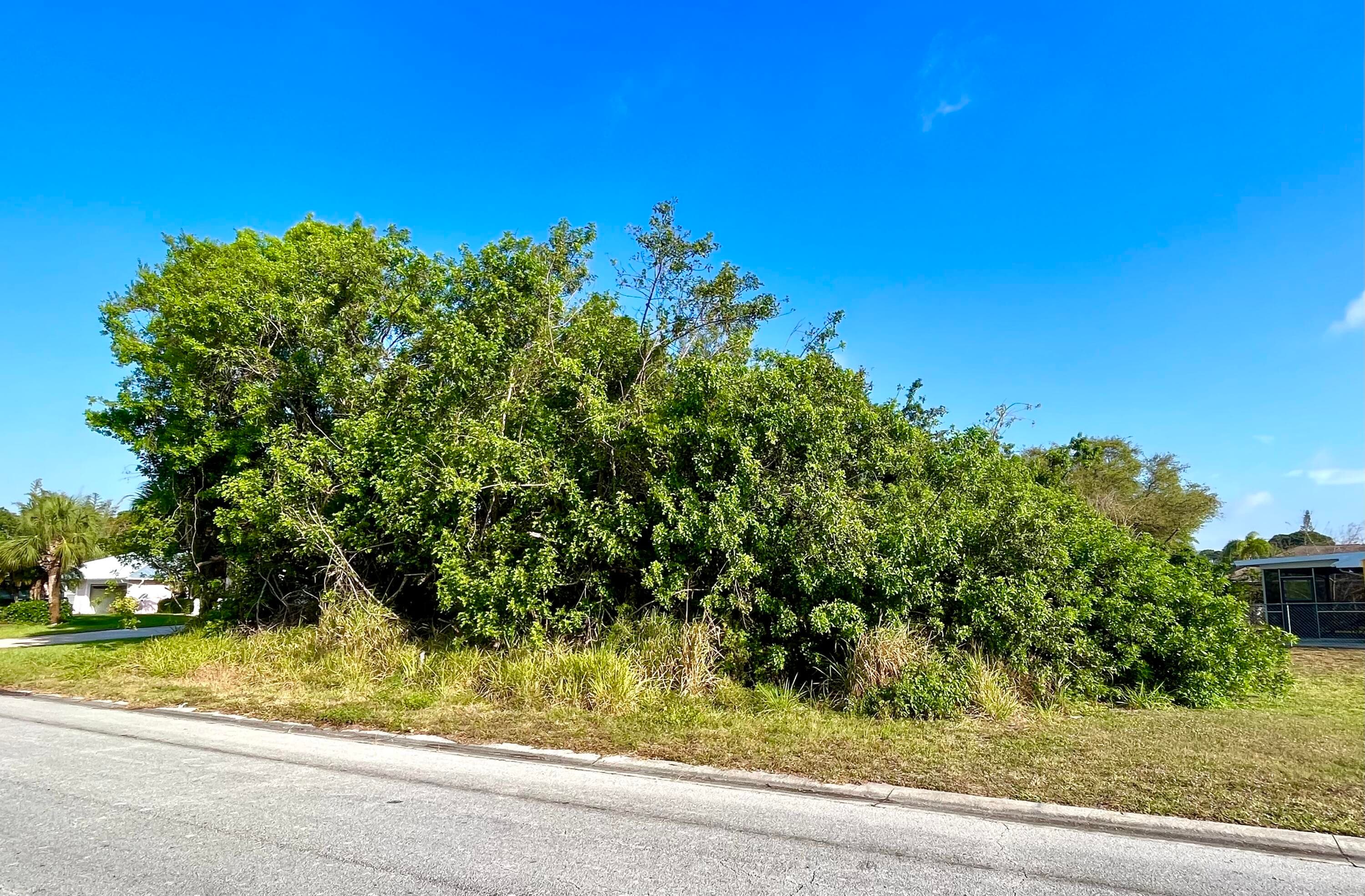 846 19th Street SW, Vero Beach, FL 32962 — photo 1 of 6