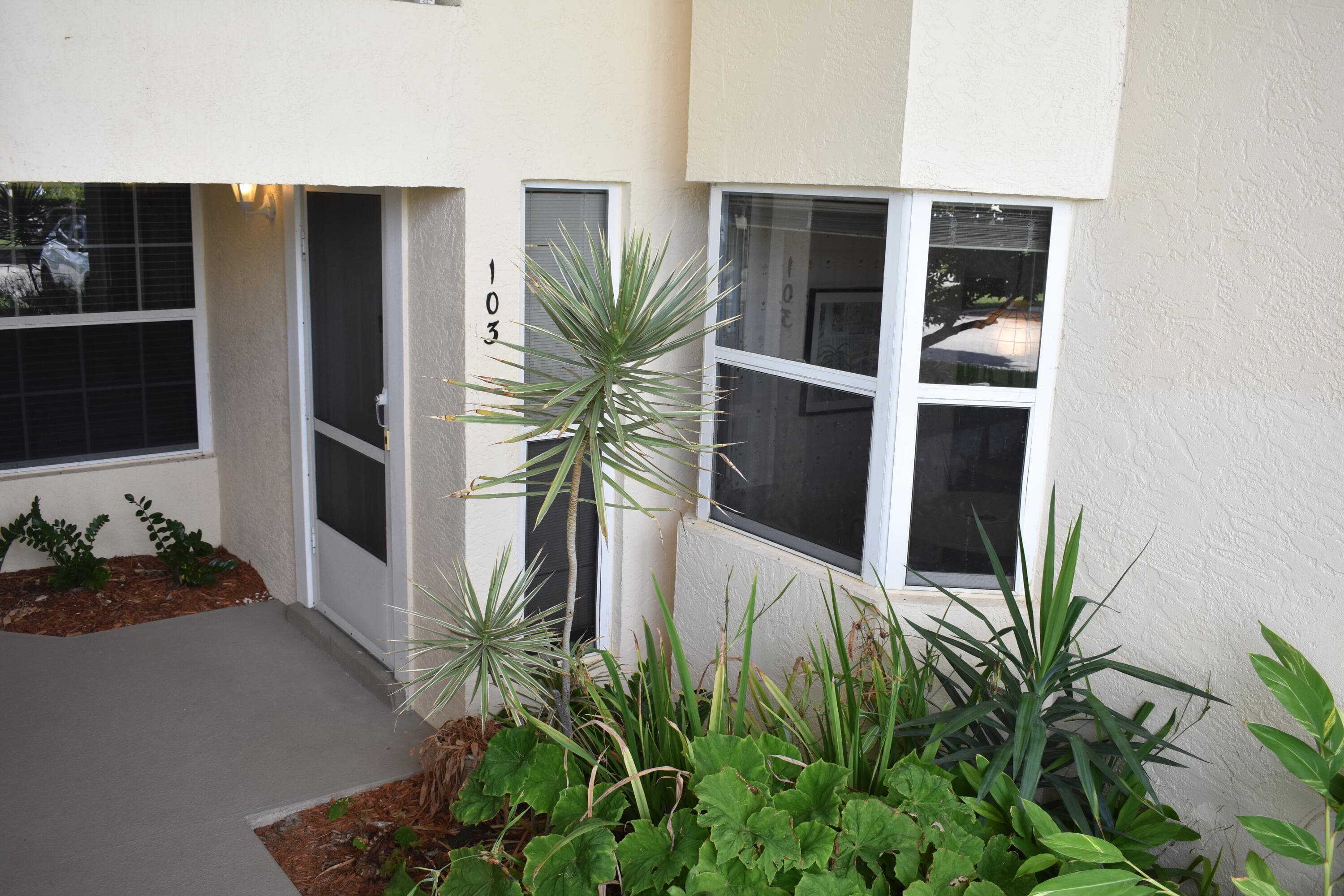 500 Grove Isle Circle 103, Vero Beach, FL 32962 — photo 2 of 33