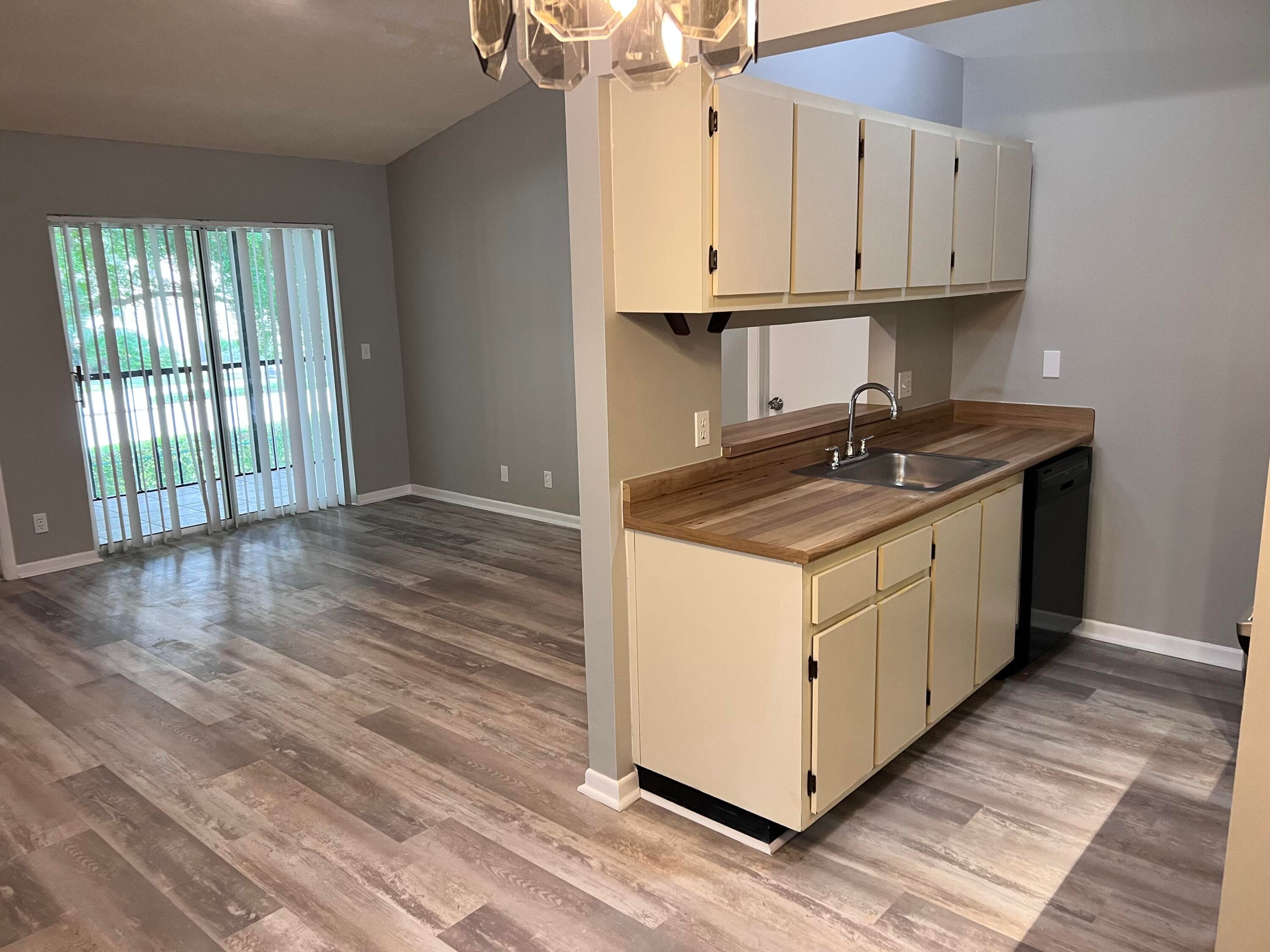 6392 Chasewood Dr G, Jupiter, FL 33458 — photo 2 of 15