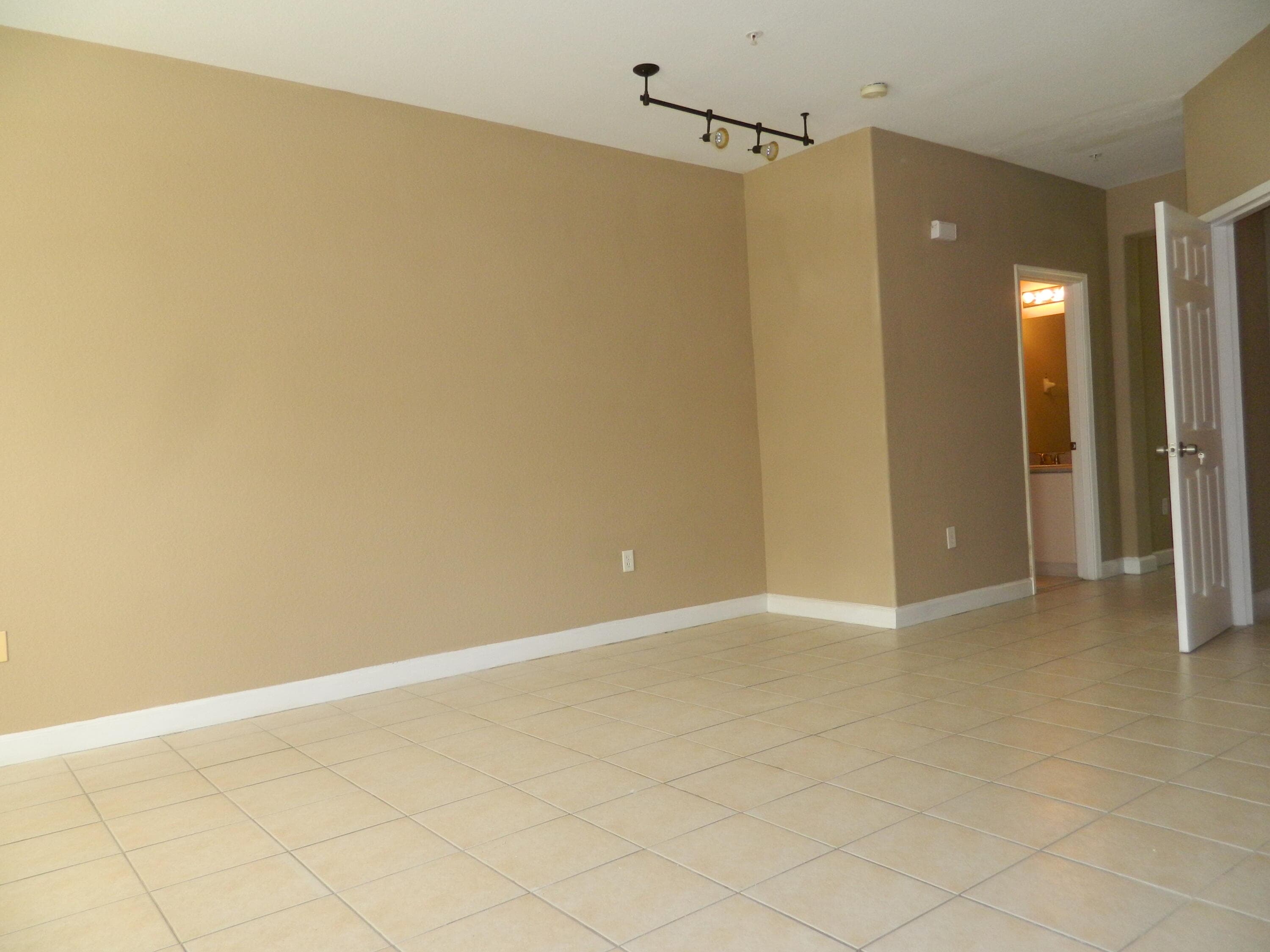3305 N Shoma Drive 304, Royal Palm Beach, FL 33414 — photo 9 of 29