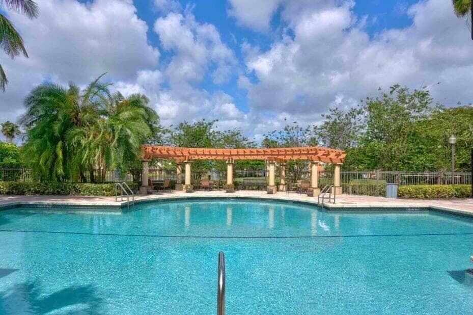 4171 N Haverhill Road W 1011, West Palm Beach, FL 33417 — photo