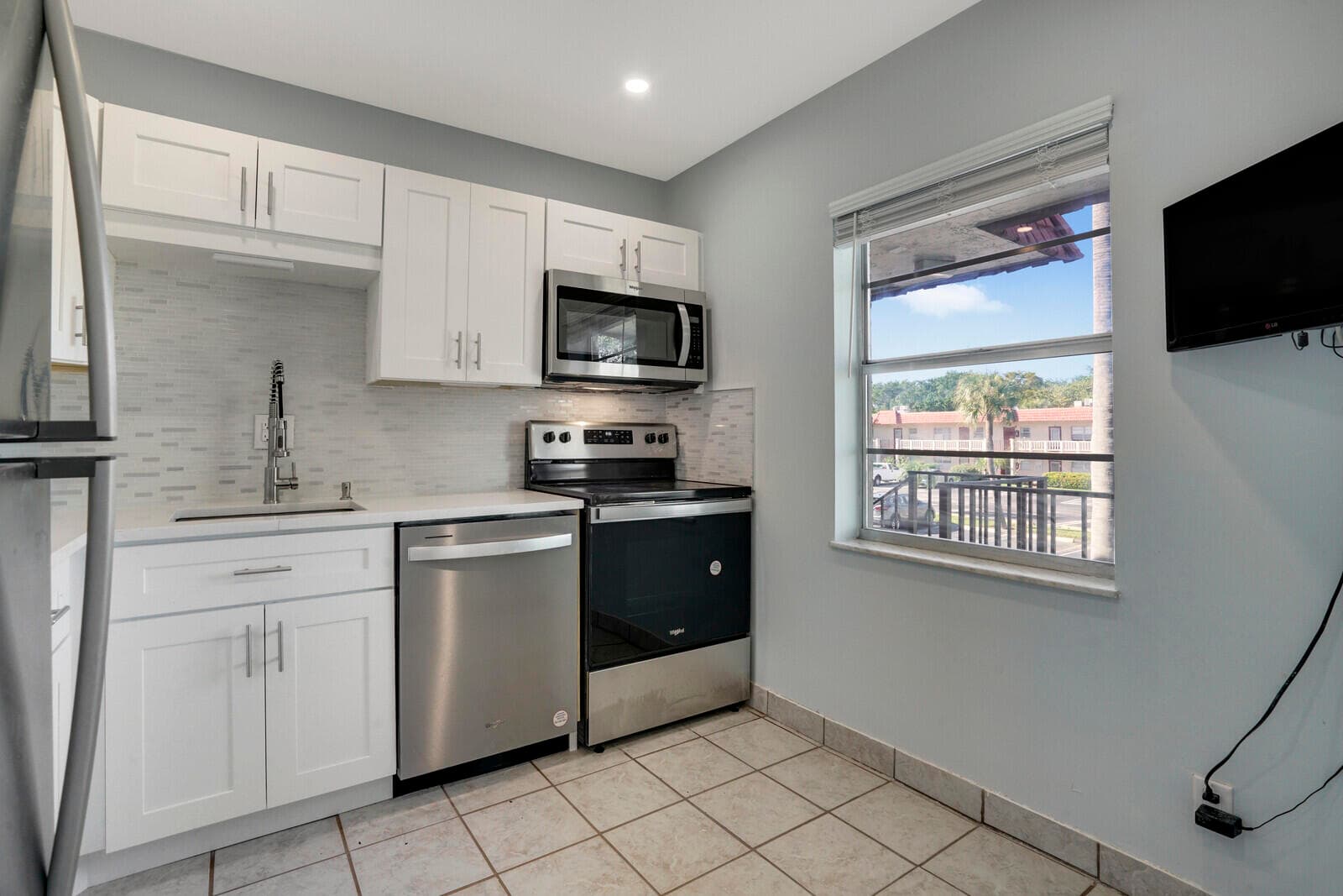 6 Abbey Lane 201, Delray Beach, FL 33446 — photo 14 of 23
