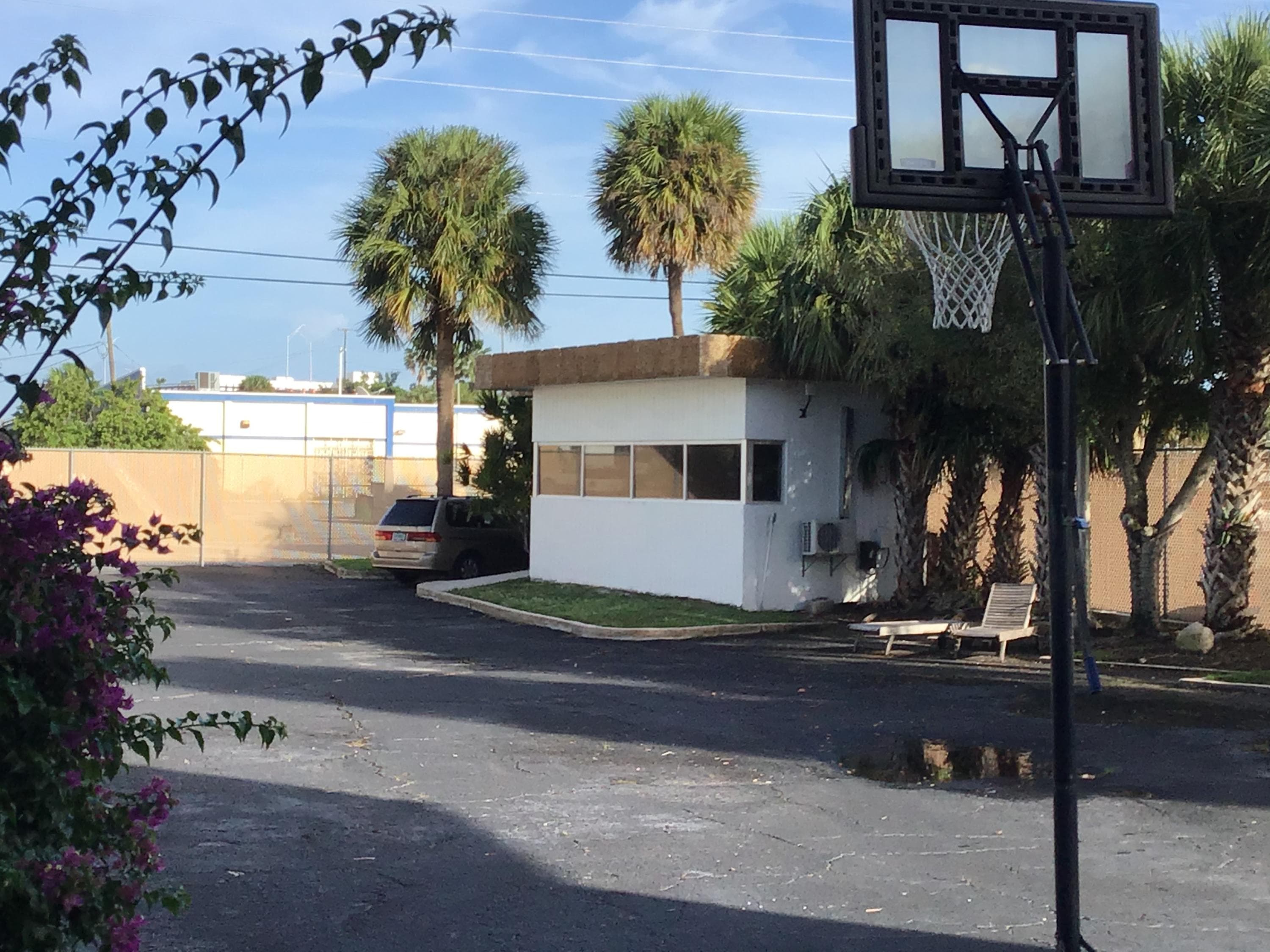 300 S 6th Street, Fort Pierce, FL 34950 — photo 30 of 59
