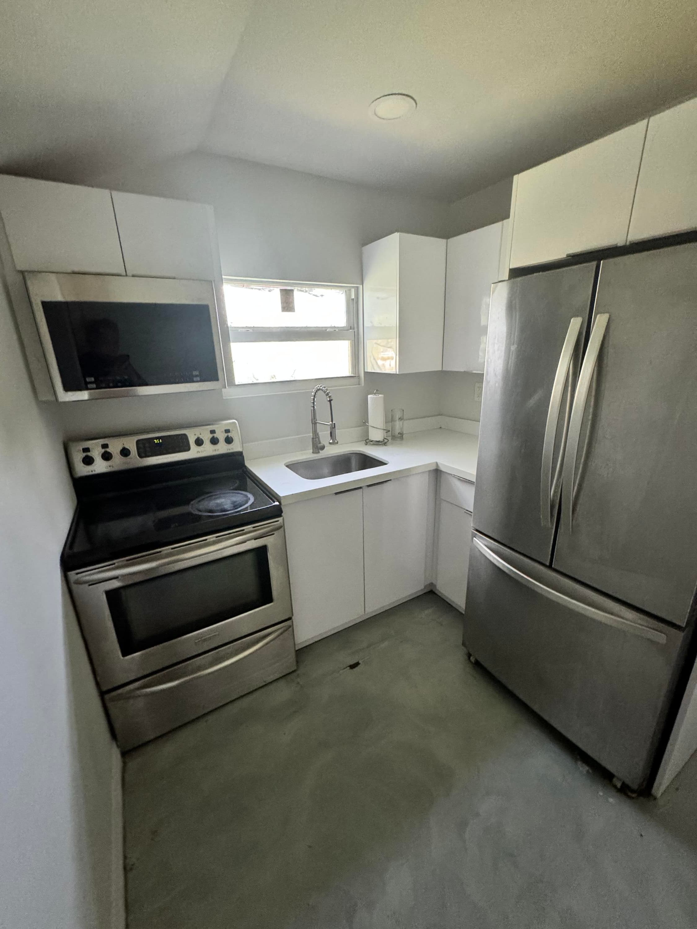 602 S 24th Avenue Rear, Hollywood, FL 33020 — photo 1 of 6