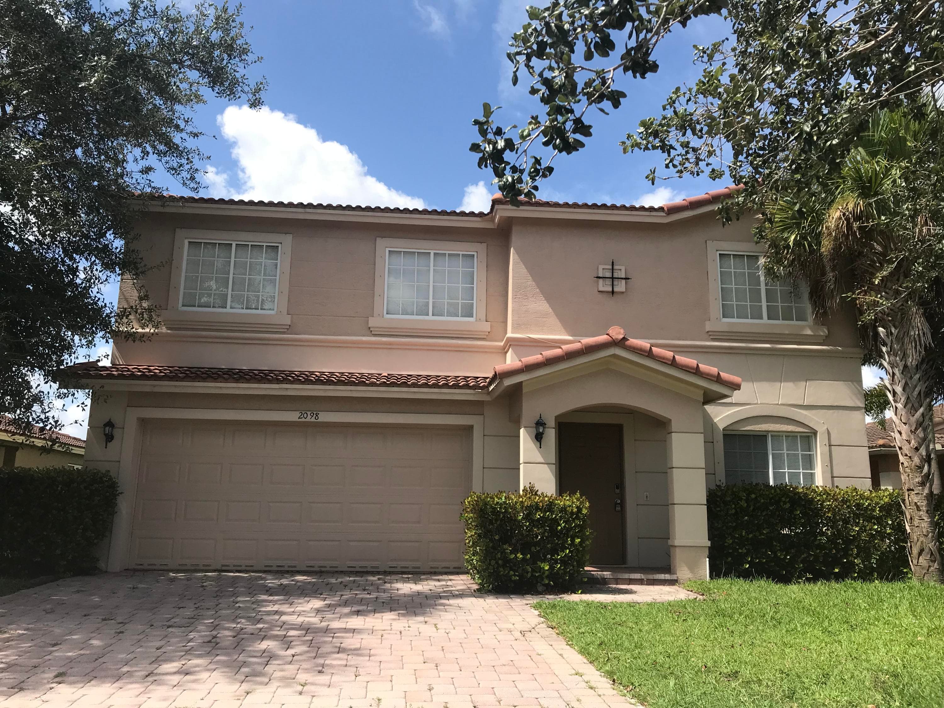 2098 SW Newport Isles Boulevard, Port St. Lucie, FL 34953 — photo 1 of 11