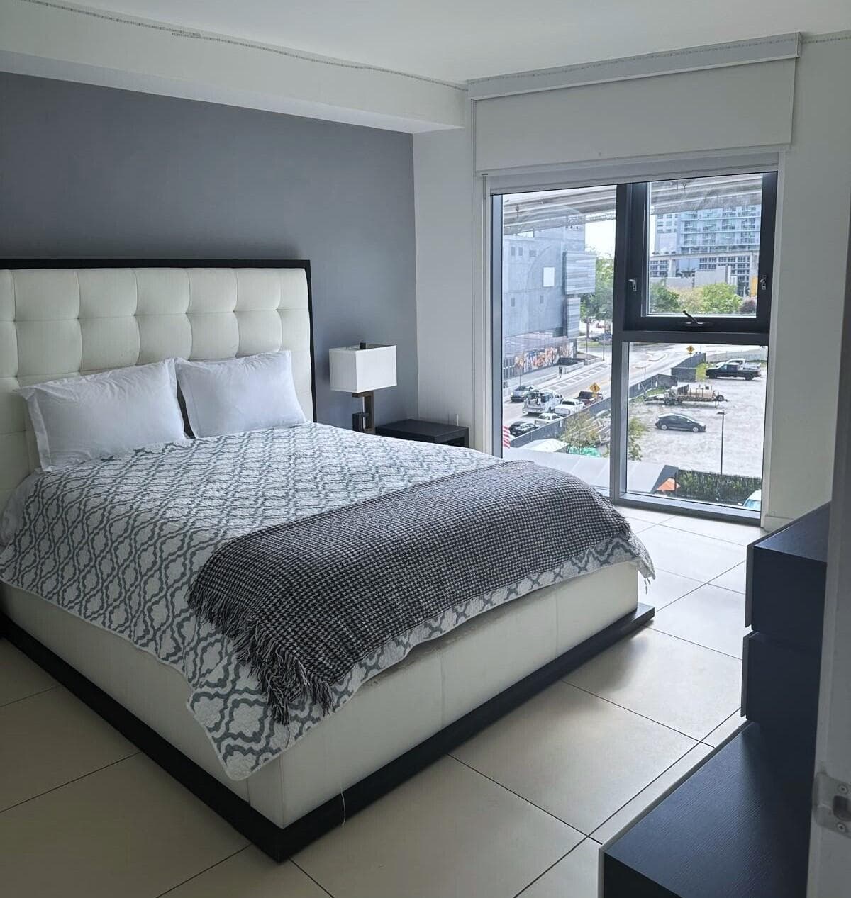 31 SE 6th Street 602, Miami, FL 33131 — photo 9 of 39