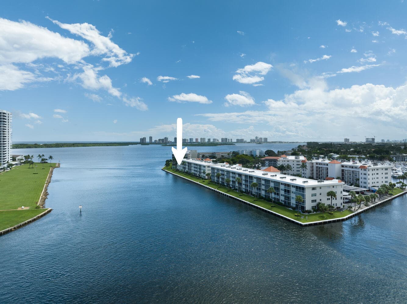 28 Yacht Club Drive 109, North Palm Beach, FL 33408 — photo 1 of 44