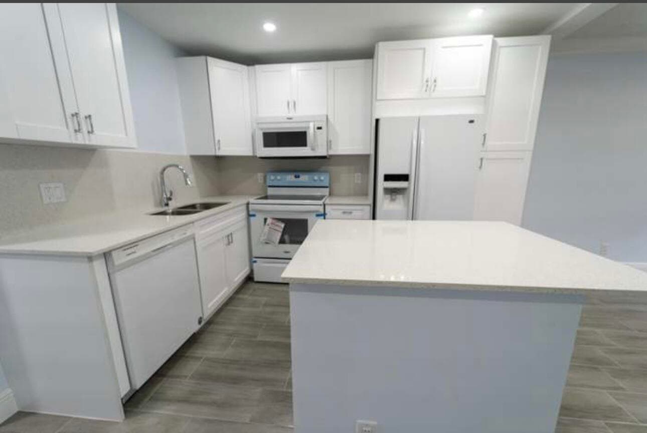 309 Windsor N, West Palm Beach, FL 33417 — photo 1 of 12