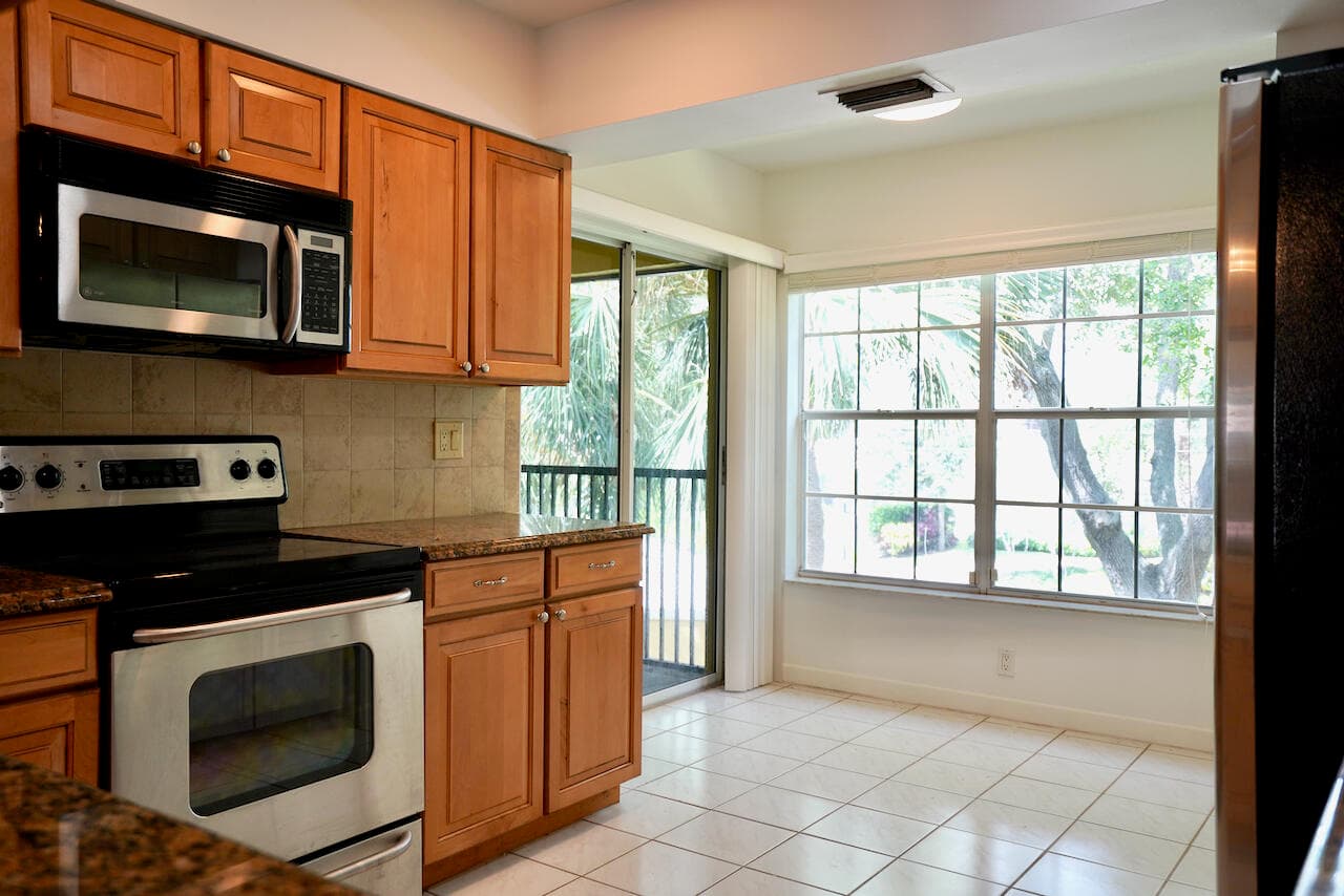 2121 S Ocean Boulevard 804, Lauderdale-By-The-Sea, FL 33062 — photo 11 of 23