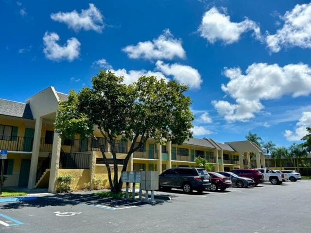 1830 W Meadows Circle 1830, Boynton Beach, FL 33436 — photo 1 of 40