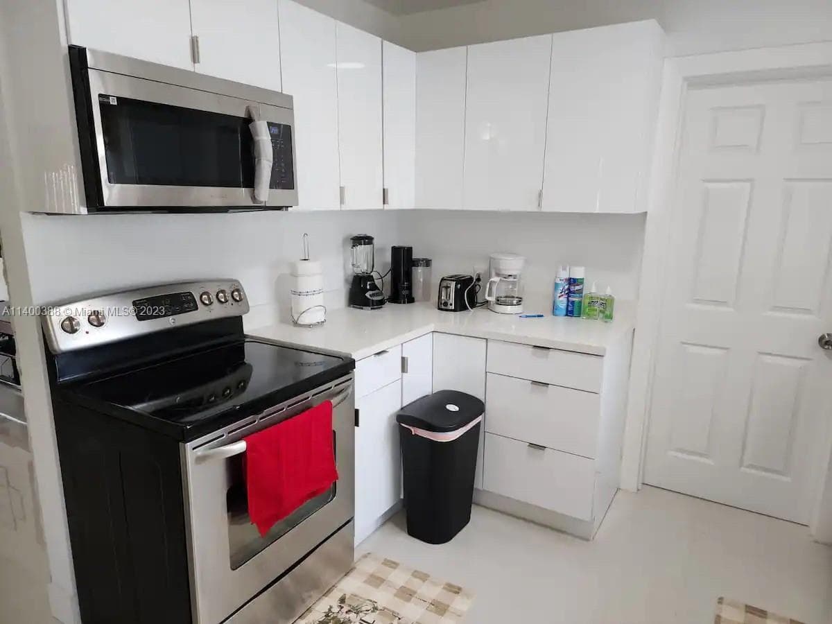 3240 SW 17th Street, Fort Lauderdale, FL 33312 — photo 9 of 10