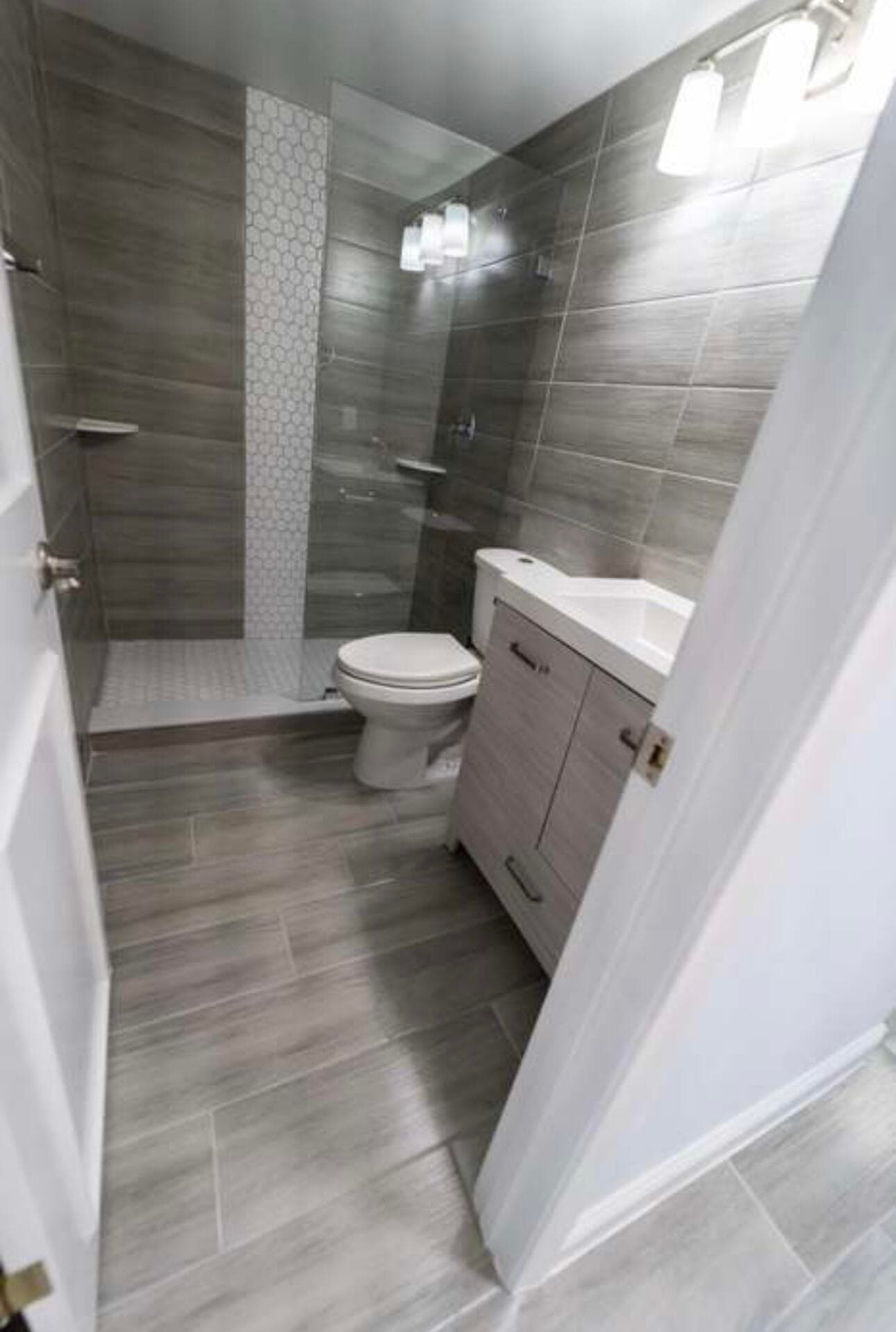 309 Windsor N, West Palm Beach, FL 33417 — photo 5 of 12