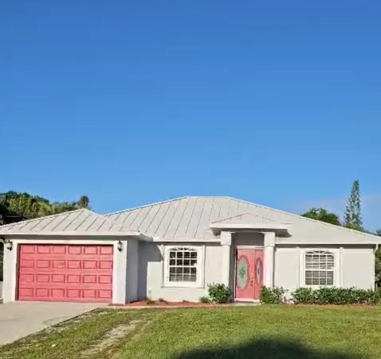1815 8th Ave Sw Avenue SW, Vero Beach, FL 32962 — photo 1 of 28