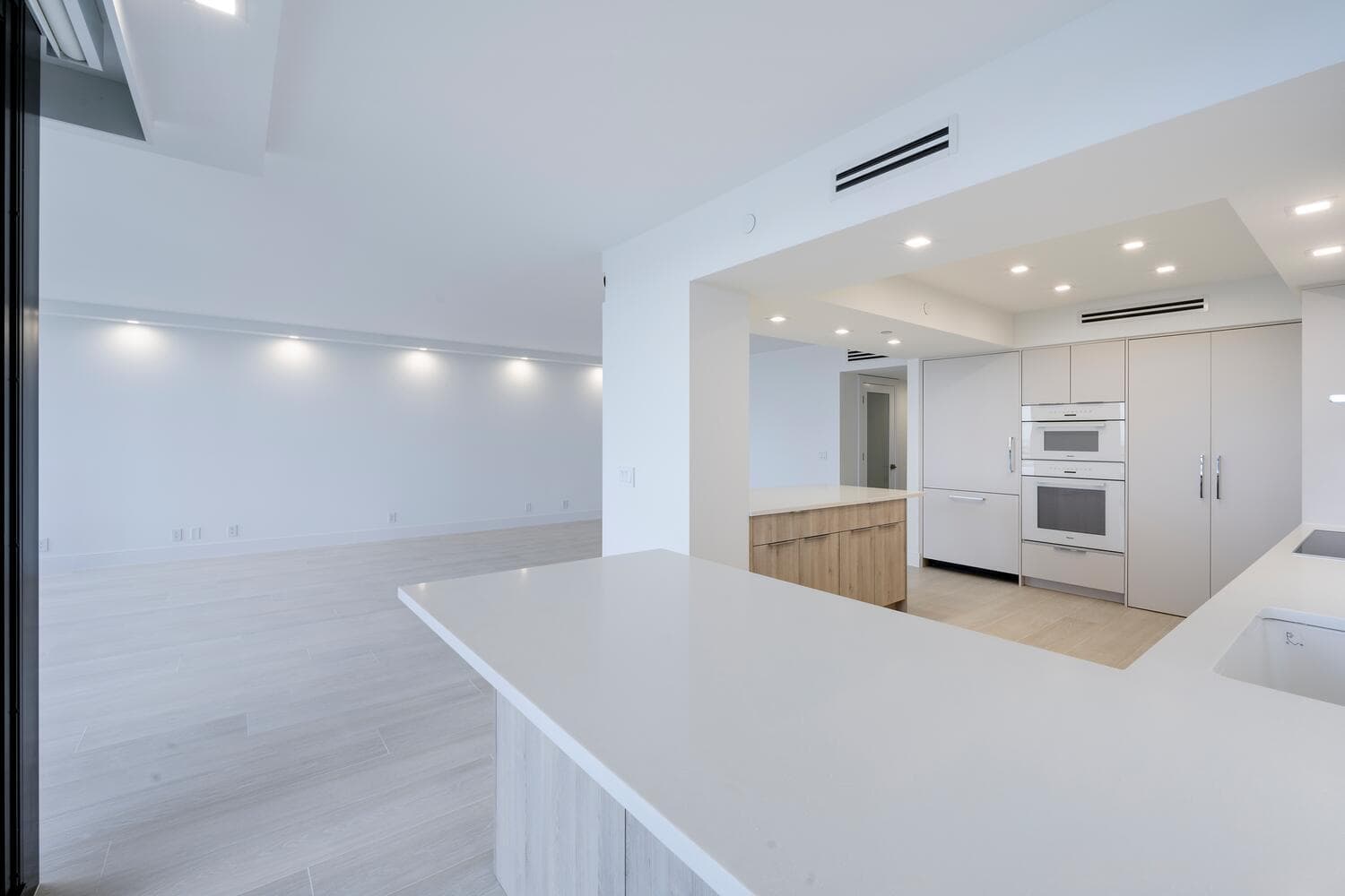 525 S Flagler Drive 14c, West Palm Beach, FL 33401 — photo 11 of 48