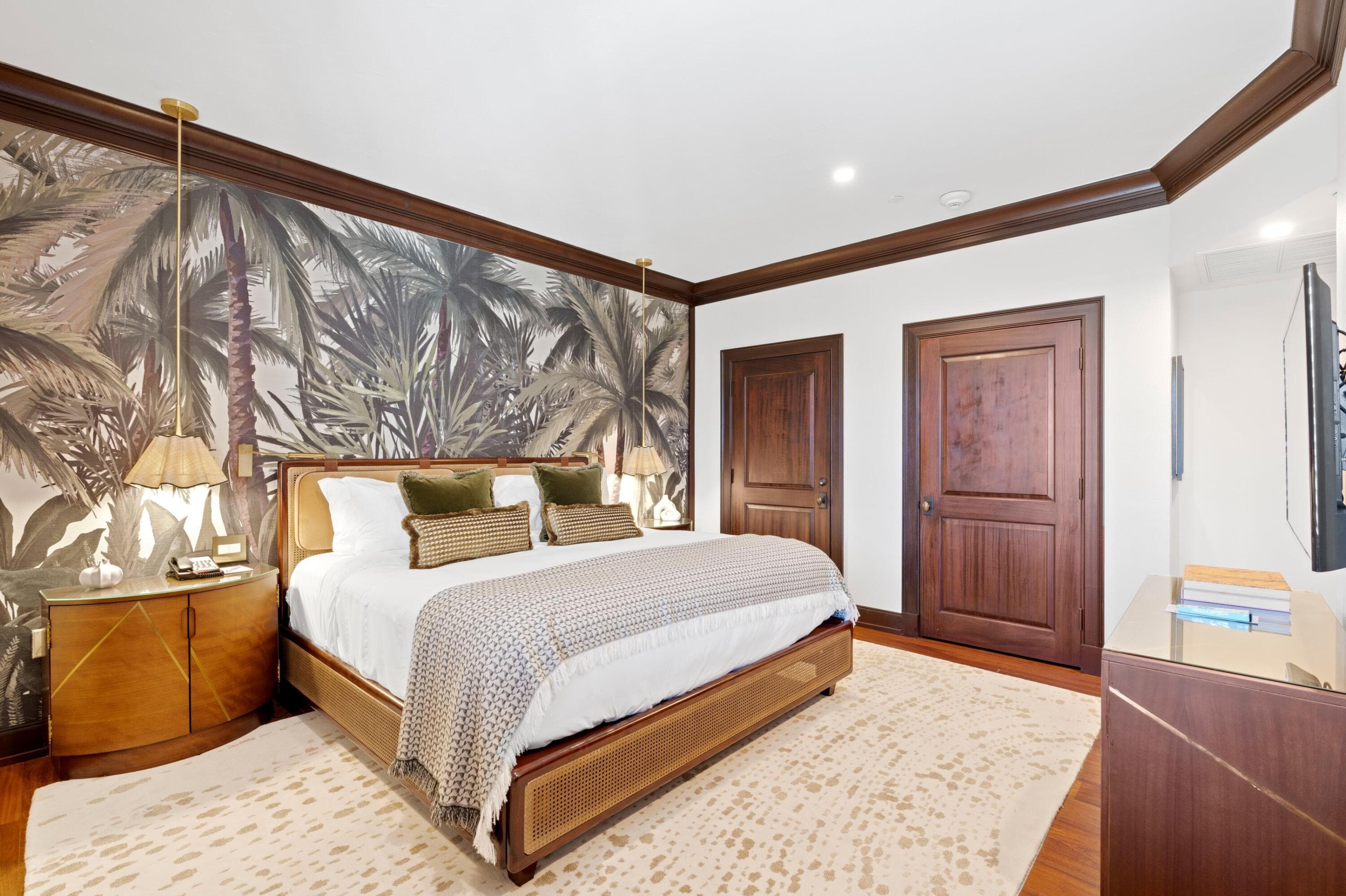 301 Australian Avenue 303, Palm Beach, FL 33480 — photo 10 of 20