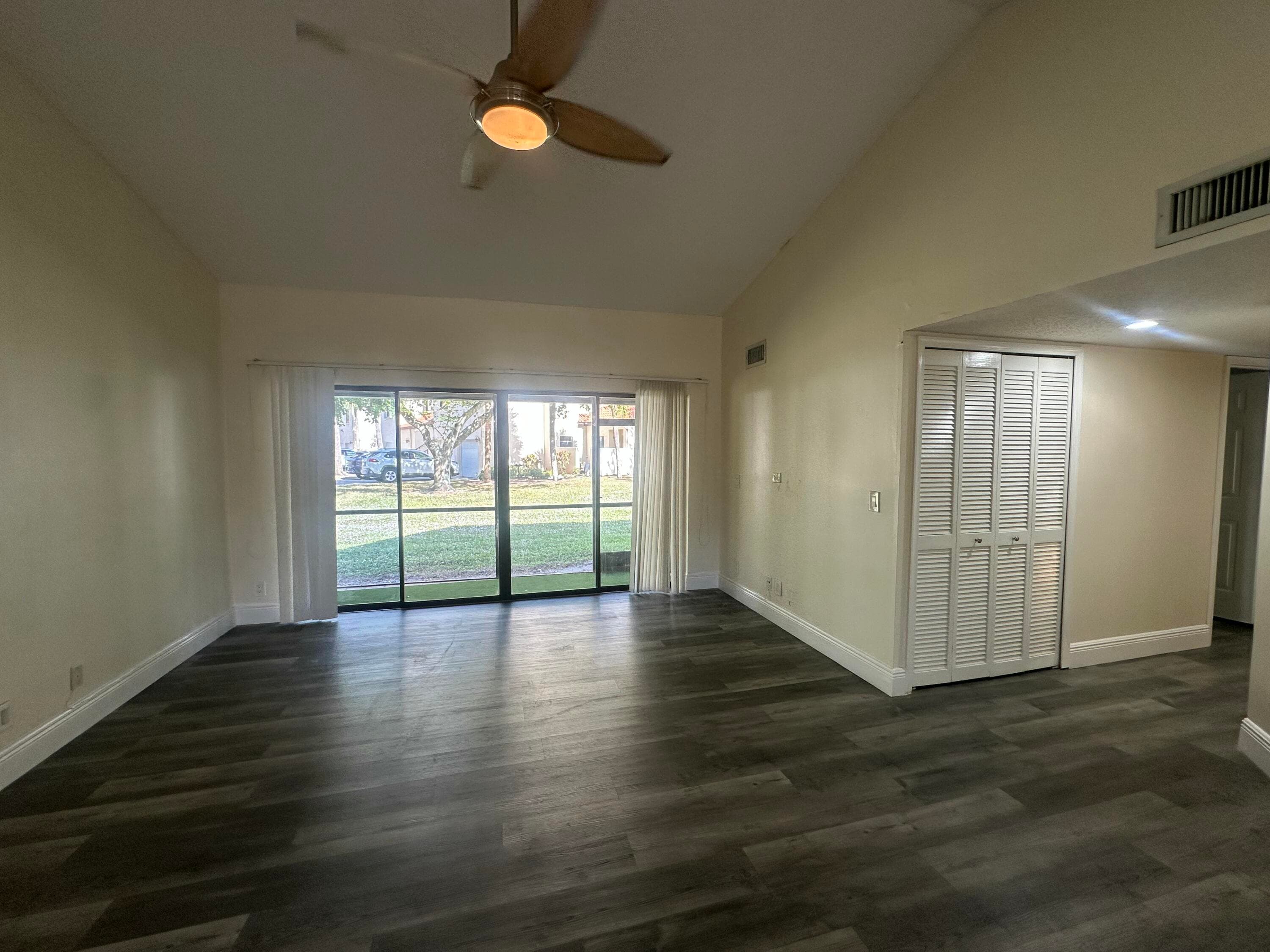 8 Via De Casas Sur 103, Boynton Beach, FL 33426 — photo 7 of 24