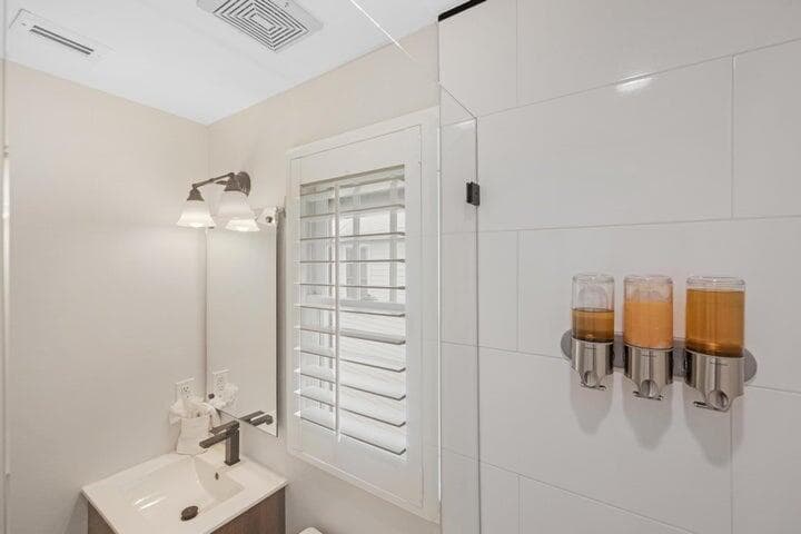 5092 Sunset Village Drive, Duck Key, FL 33050 — photo 41 of 49