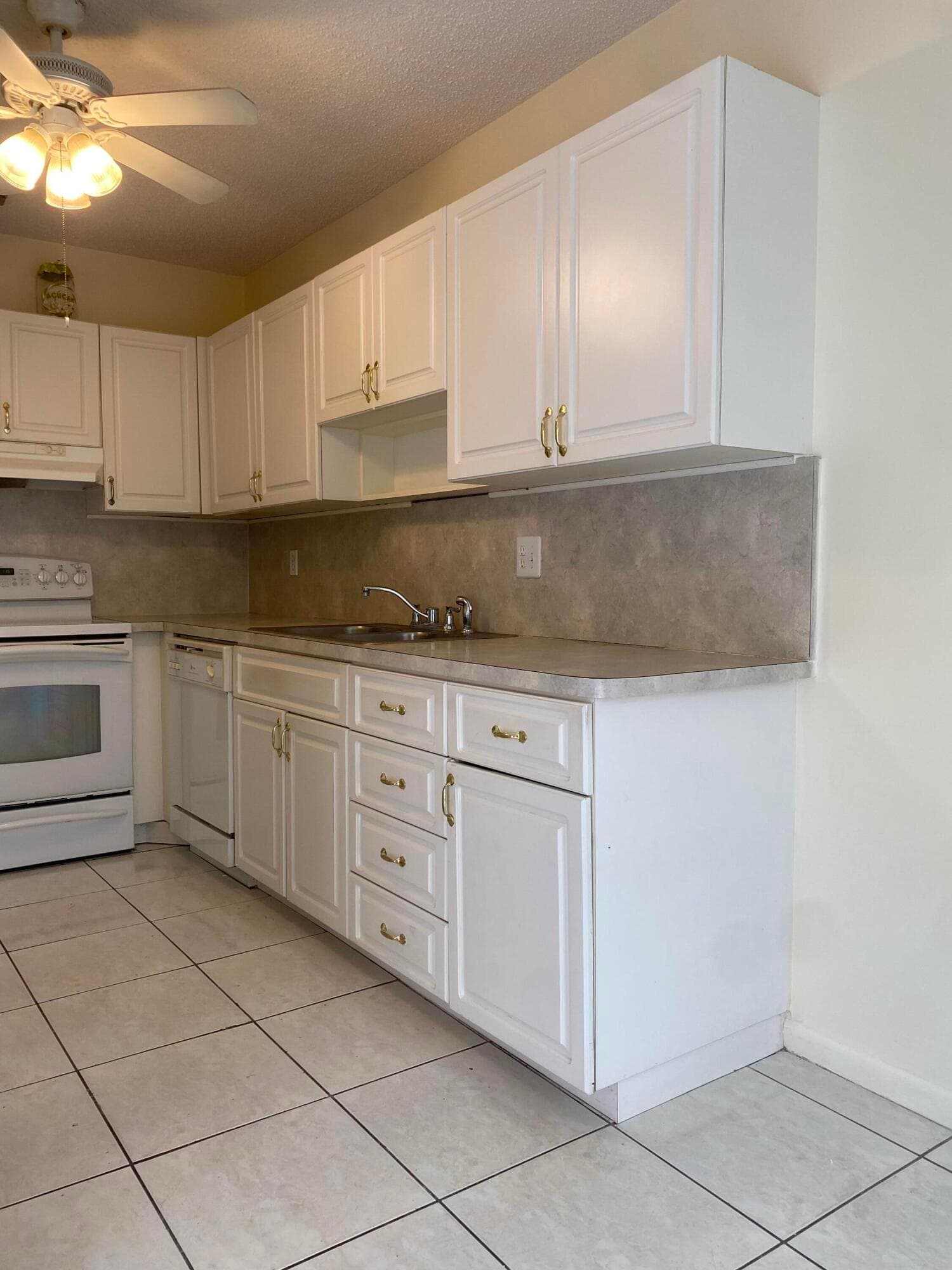 8665 Chevy Chase Drive 113, Boca Raton, FL 33433 — photo 9 of 42