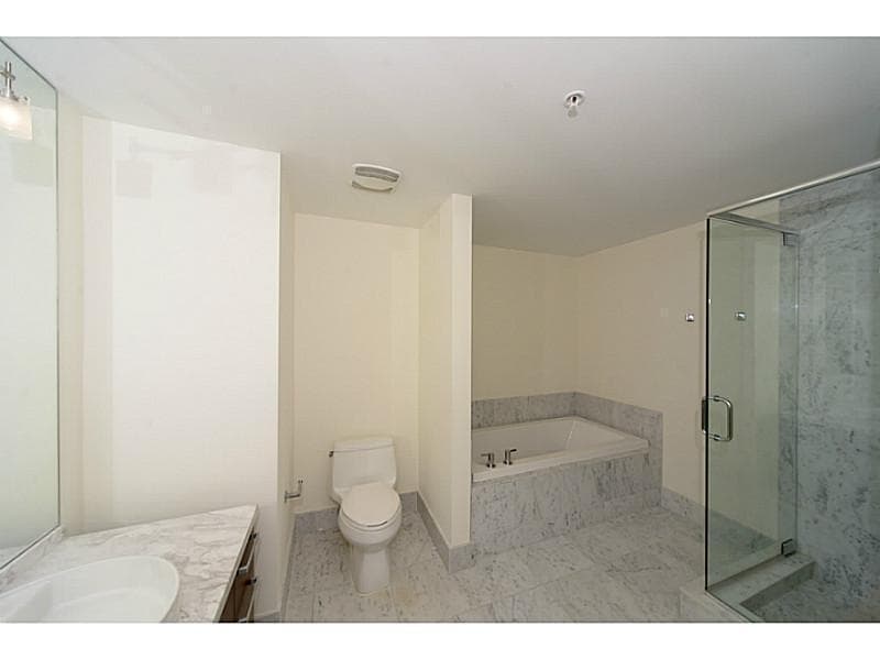253 NE 2nd Street 2710, Miami, FL 33132 — photo 16 of 42