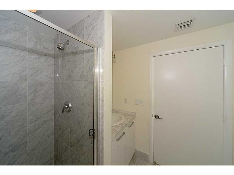253 NE 2nd Street 2710, Miami, FL 33132 — photo 20 of 42