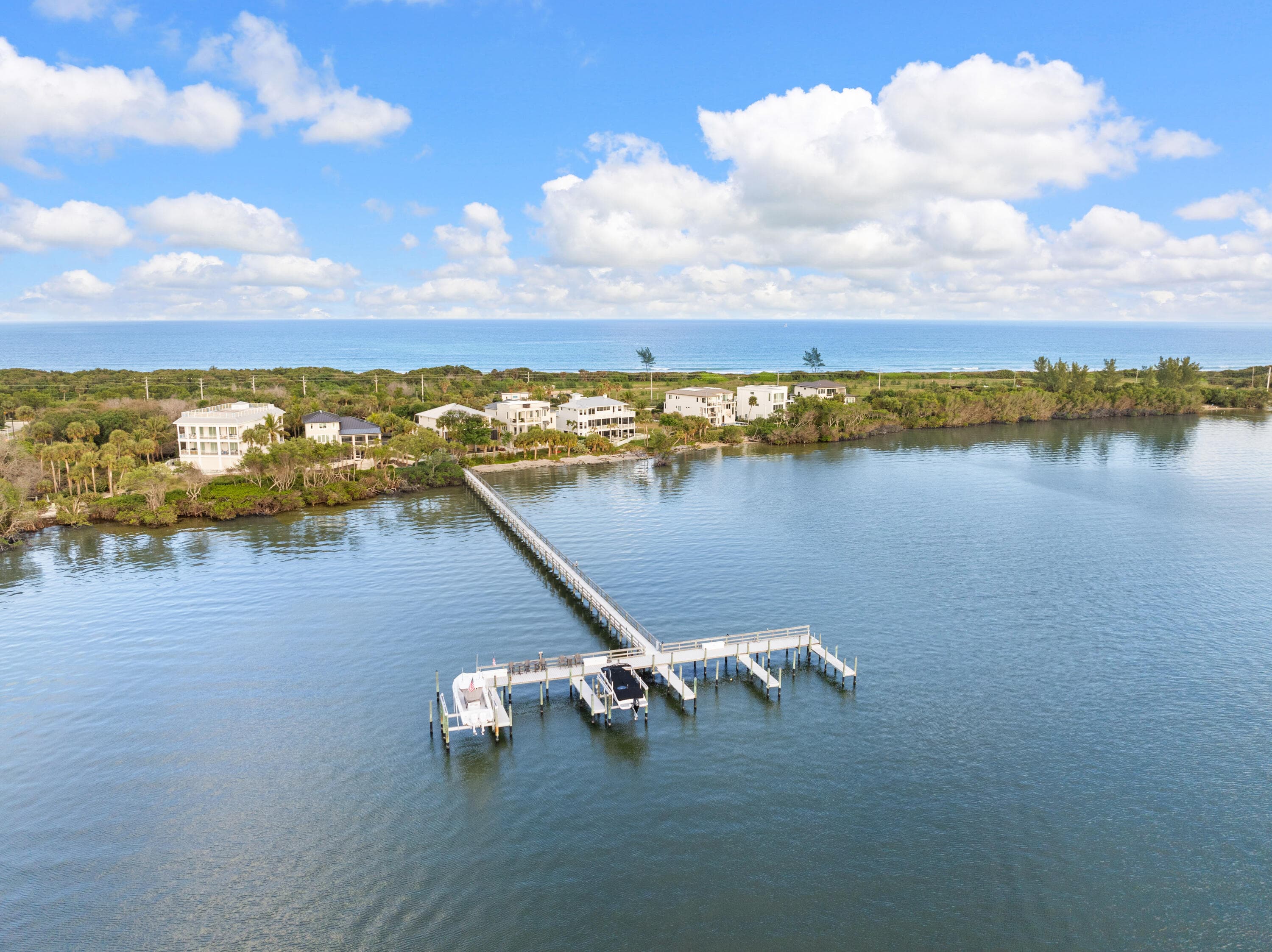 7671 Pelican Pointe Drive, Jensen Beach, FL 34957 — photo 3 of 15