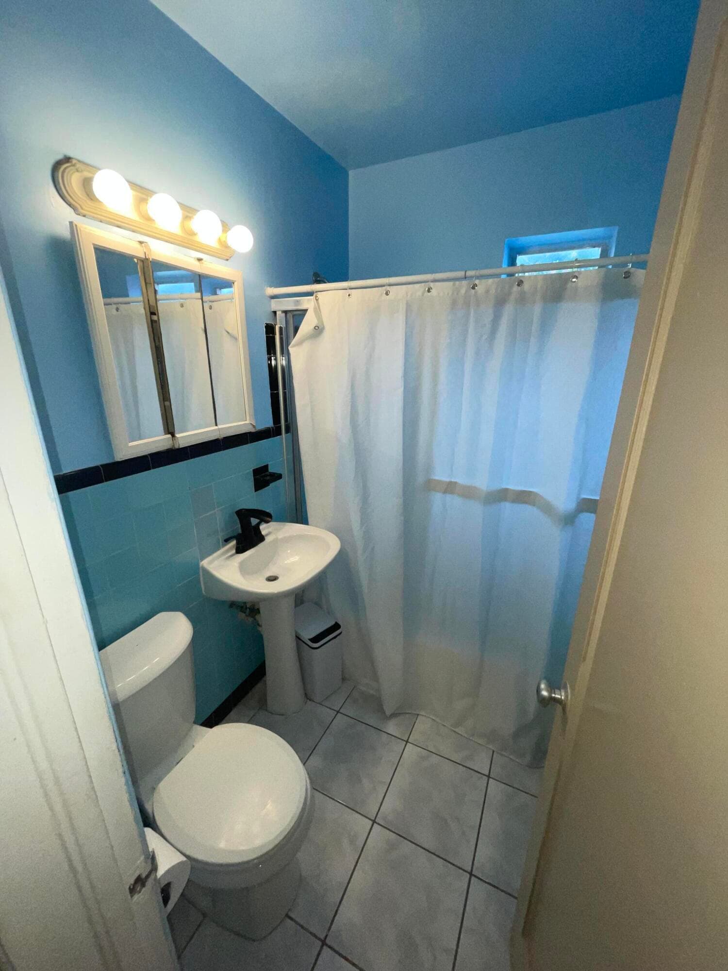 3024 Glenwood Road, West Palm Beach, FL 33405 — photo 15 of 38