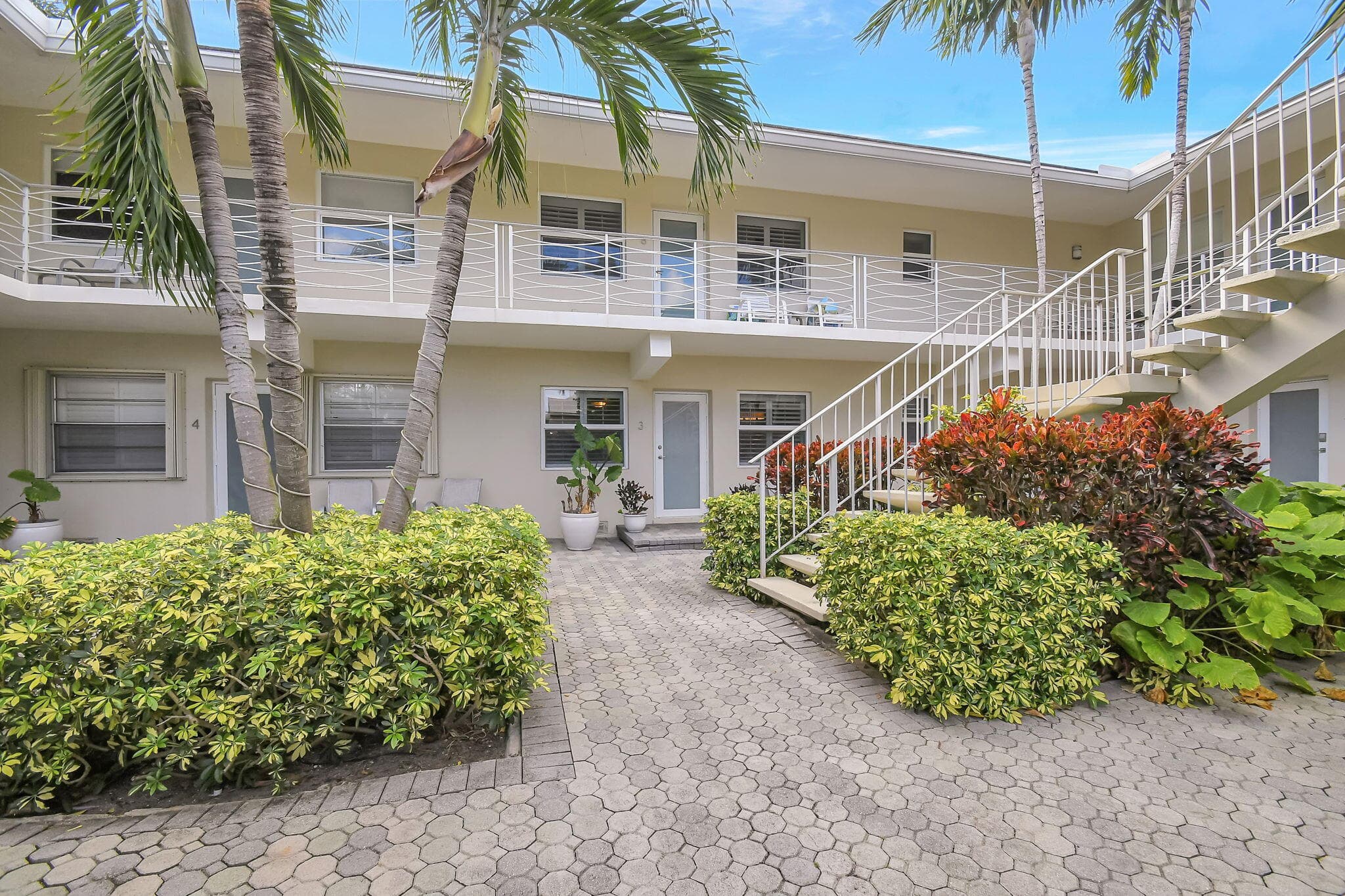 100 Venetian Drive 3, Delray Beach, FL 33483 — photo 18 of 32