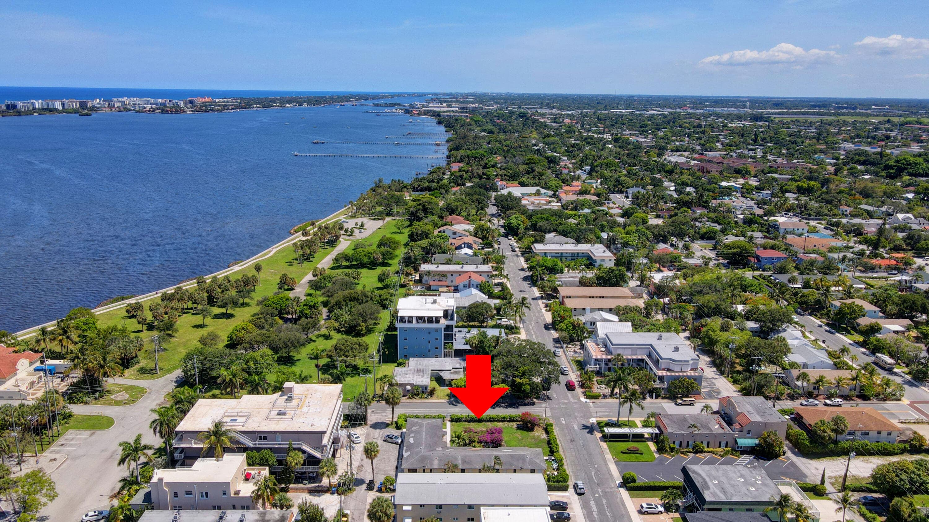 130 S Lakeside 1 Drive, Lake Worth Beach, FL 33460 — photo 4 of 41