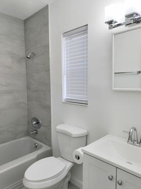 130 S Lakeside 1 Drive, Lake Worth Beach, FL 33460 — photo 12 of 41