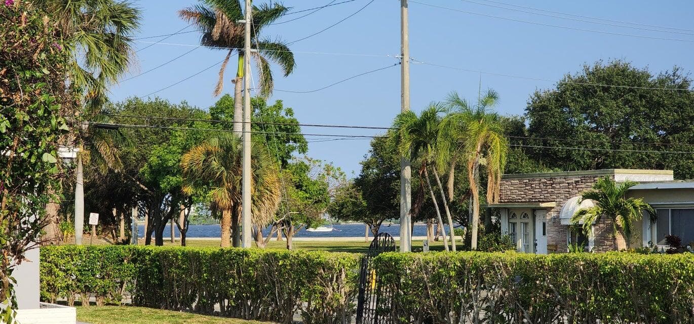 130 S Lakeside 1 Drive, Lake Worth Beach, FL 33460 — photo 32 of 41