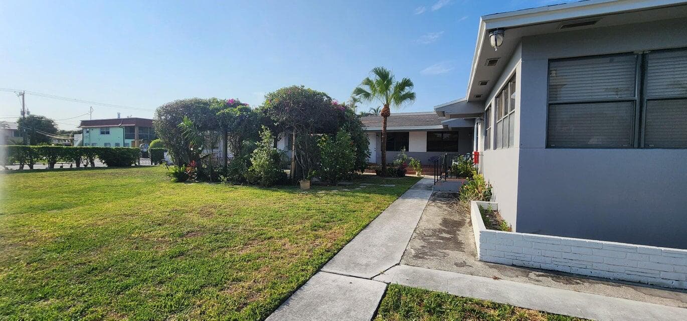 130 S Lakeside 1 Drive, Lake Worth Beach, FL 33460 — photo 37 of 41