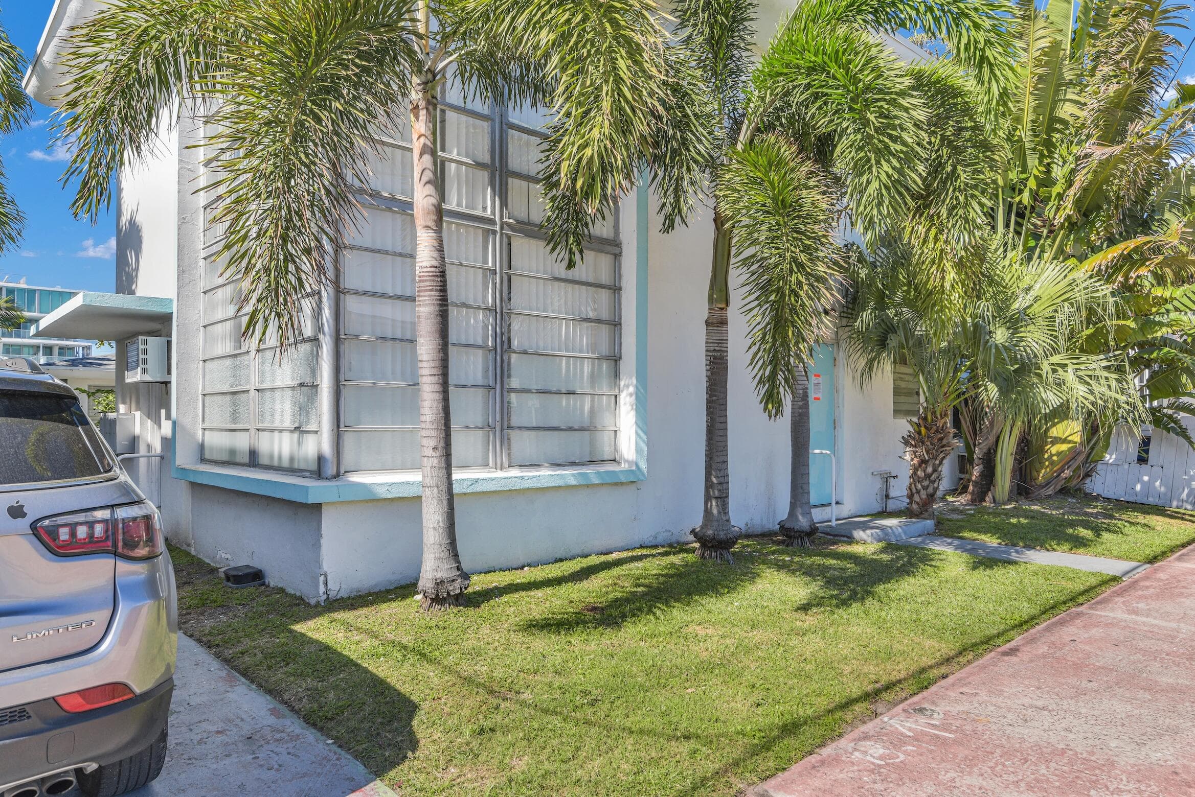 8430 Byron Avenue, Miami Beach, FL 33141 — photo 17 of 95