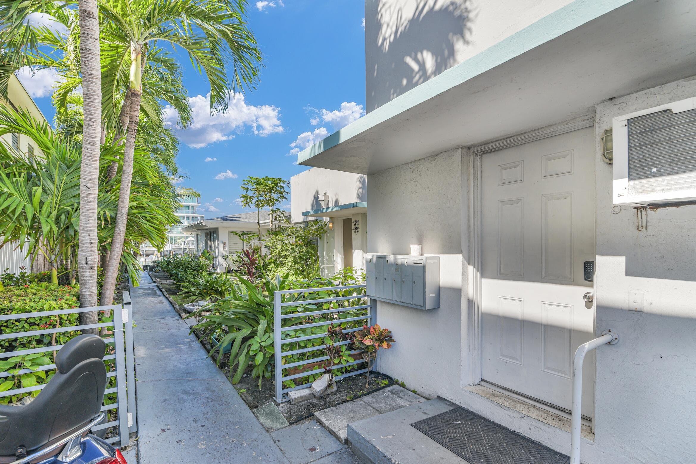 8430 Byron Avenue, Miami Beach, FL 33141 — photo 18 of 95
