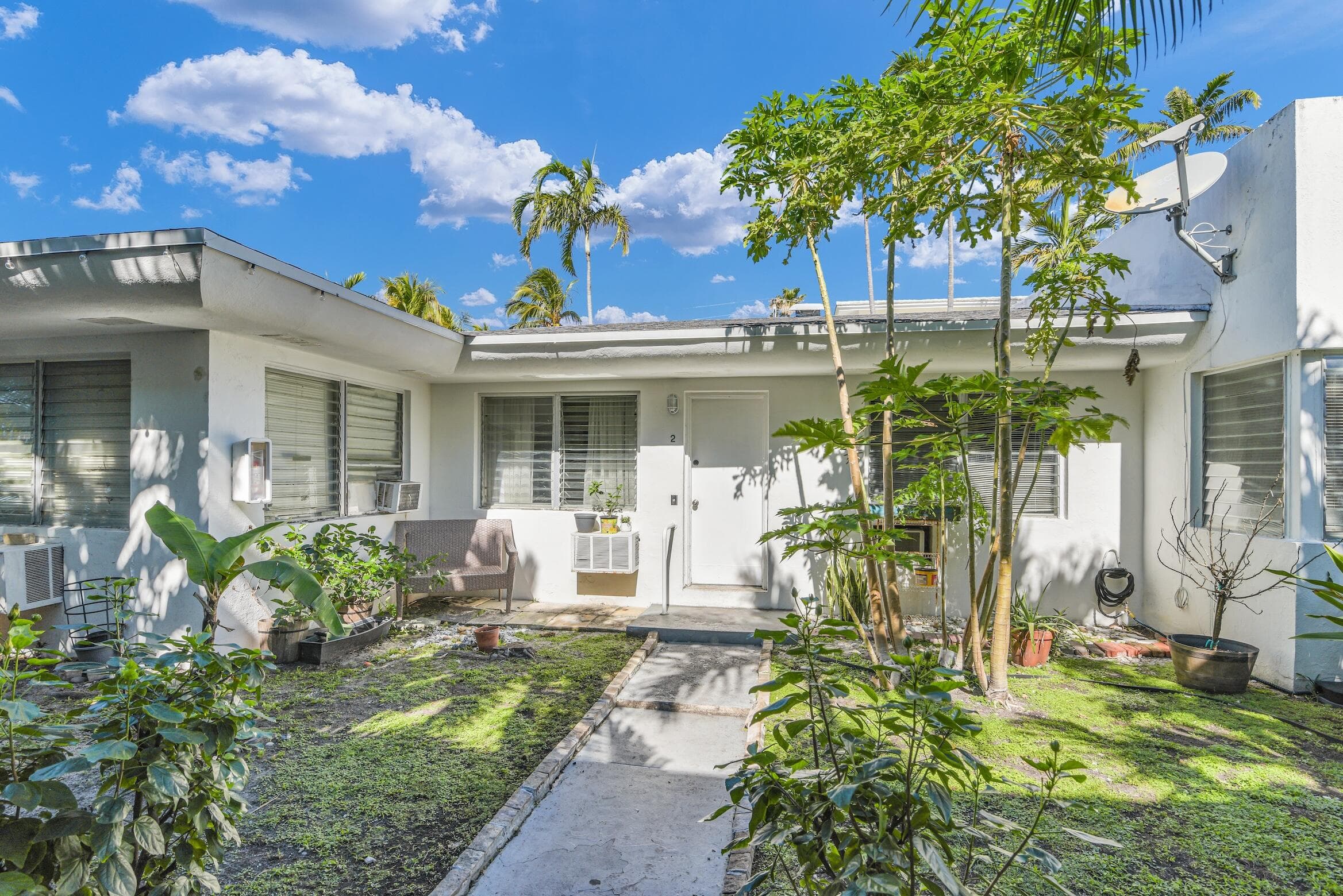 8430 Byron Avenue, Miami Beach, FL 33141 — photo 20 of 95