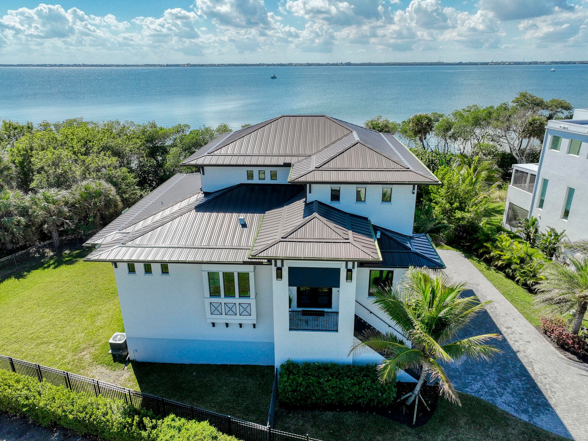 7683 Pelican Pointe Drive, Jensen Beach, FL 34957 — photo 4 of 40