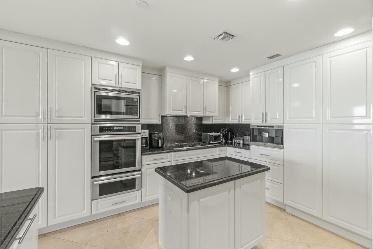 200 E Palmetto Park Road 808, Boca Raton, FL 33432 — photo 12 of 36
