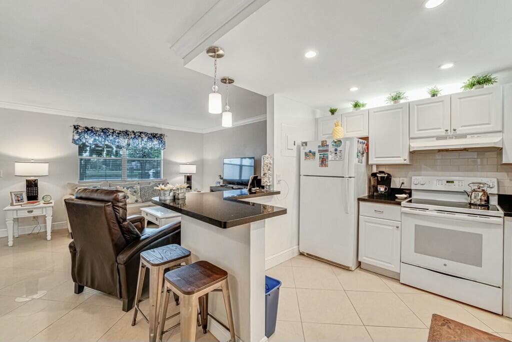 350 Tuscany G, Delray Beach, FL 33446 — photo 5 of 16