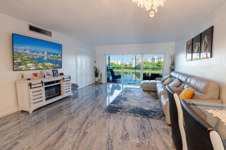2801 N Palm Aire Drive N 410, Pompano Beach, FL 33069 — photo 1 of 19