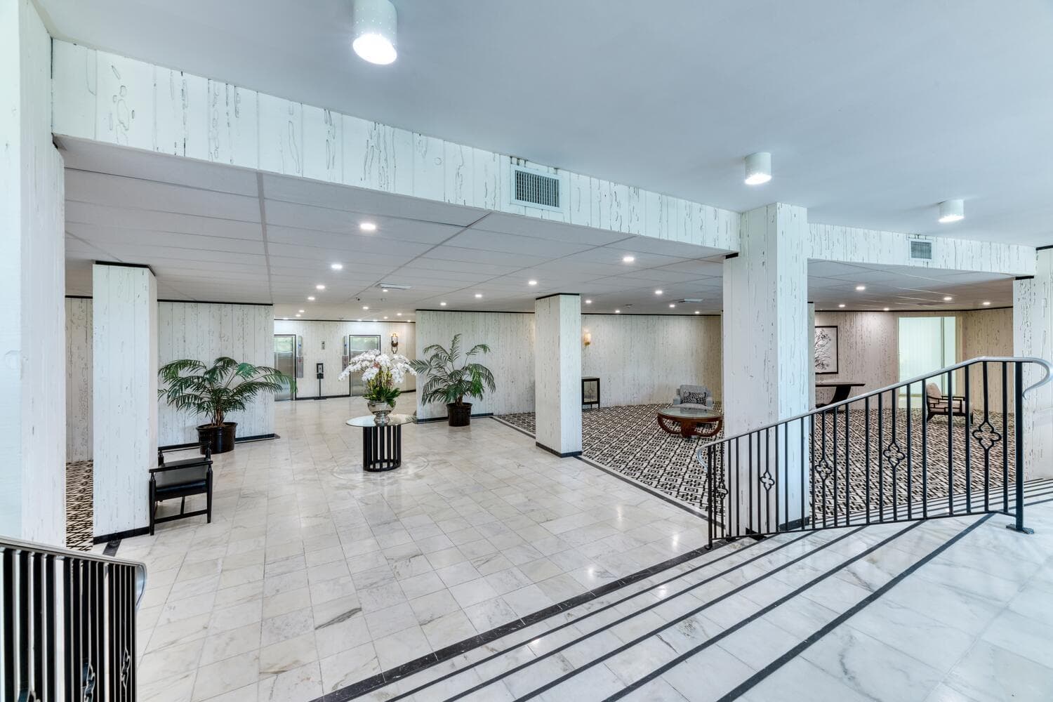 2295 S Ocean Boulevard 404, Palm Beach, FL 33480 — photo 12 of 37